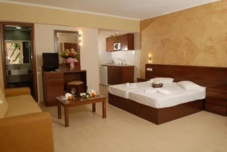 Bed in Sacallis Inn Beach Hotel