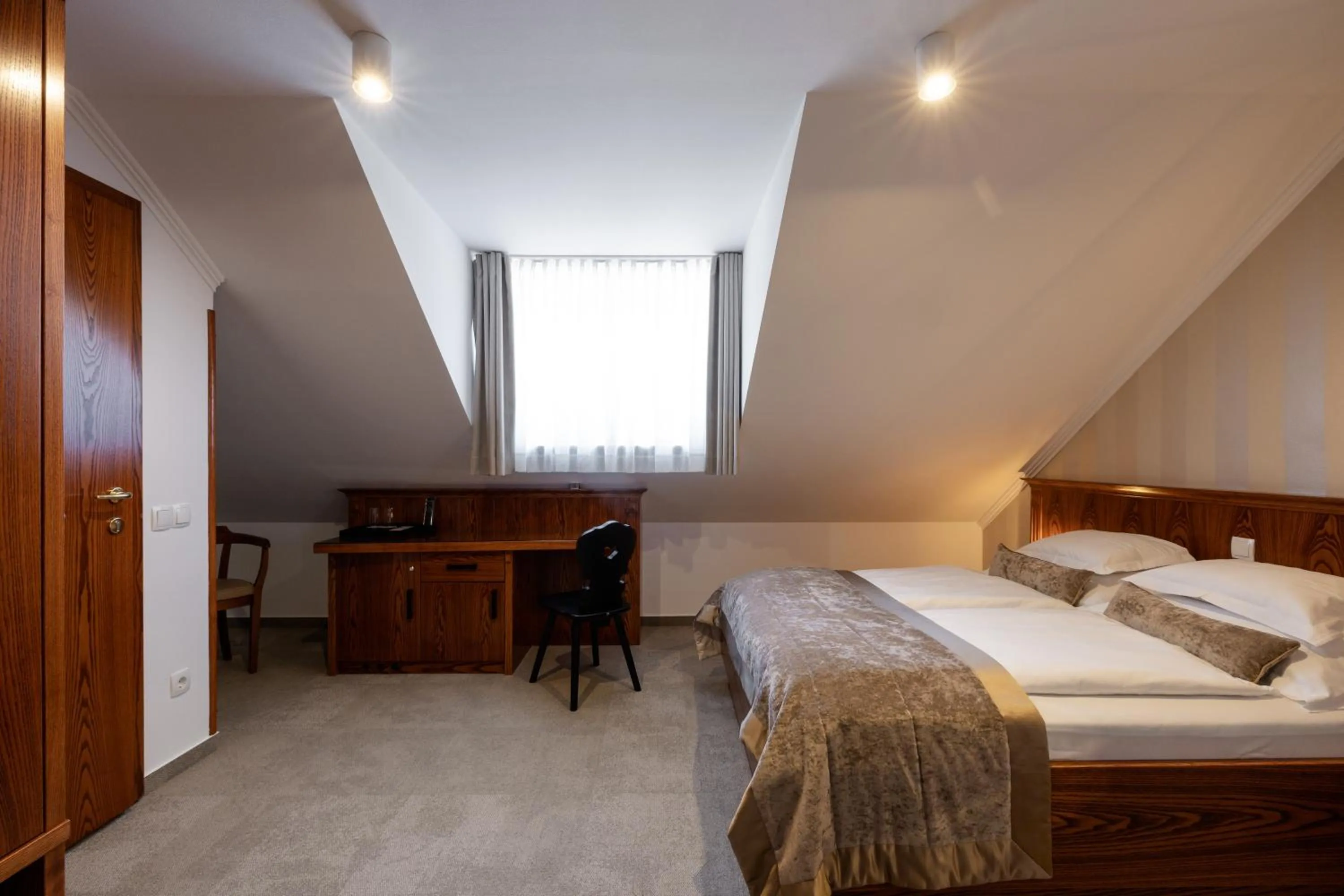 Photo of the whole room, Bed in Kotnik Superior Boutique Hotel