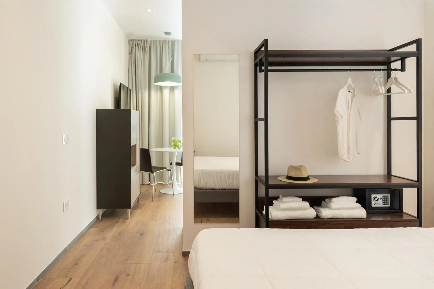 Photo of the whole room, Bed in Hotel Dimorae Rooms and Suites - Apartments