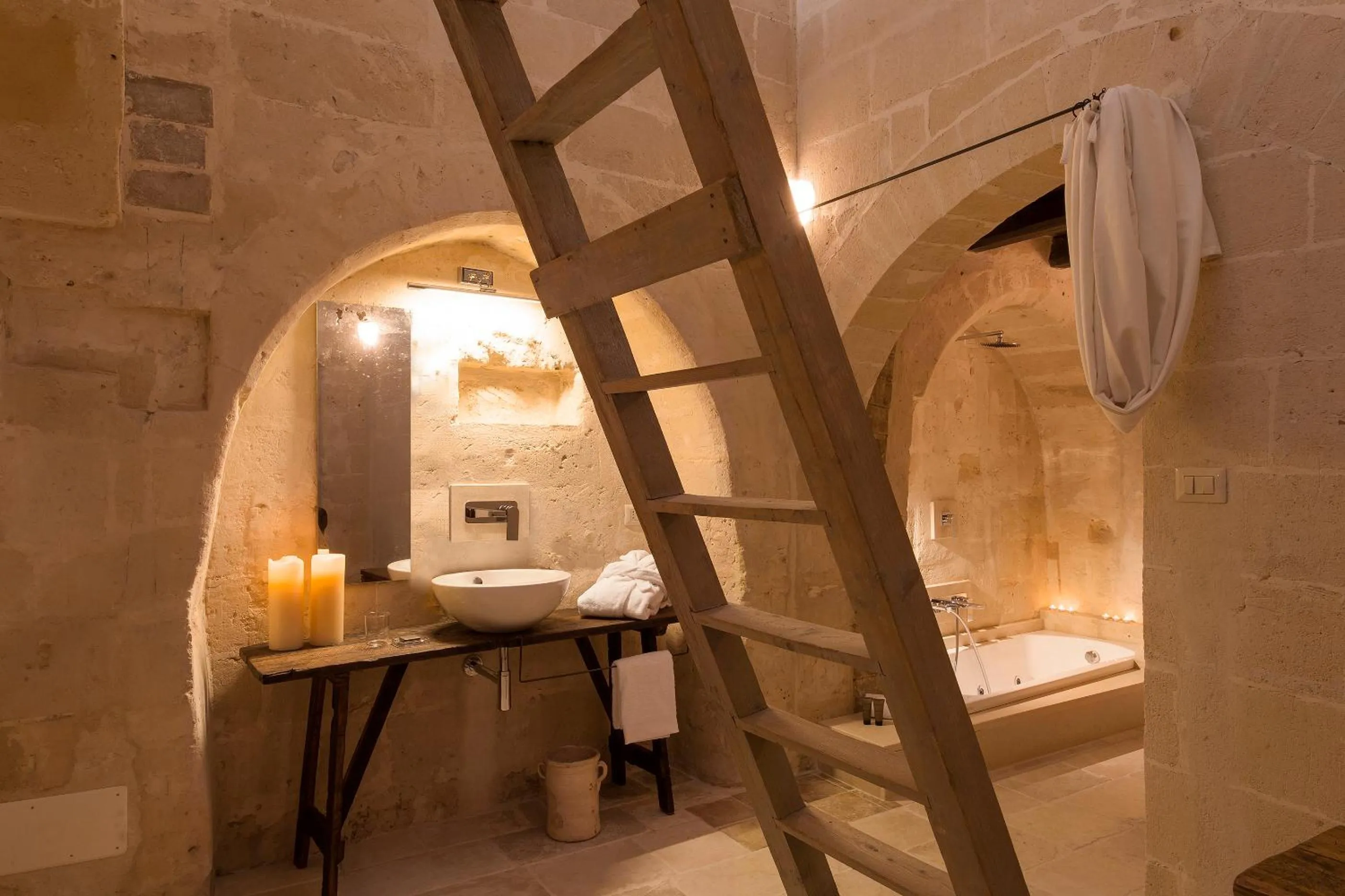 Hot Tub in Corte San Pietro