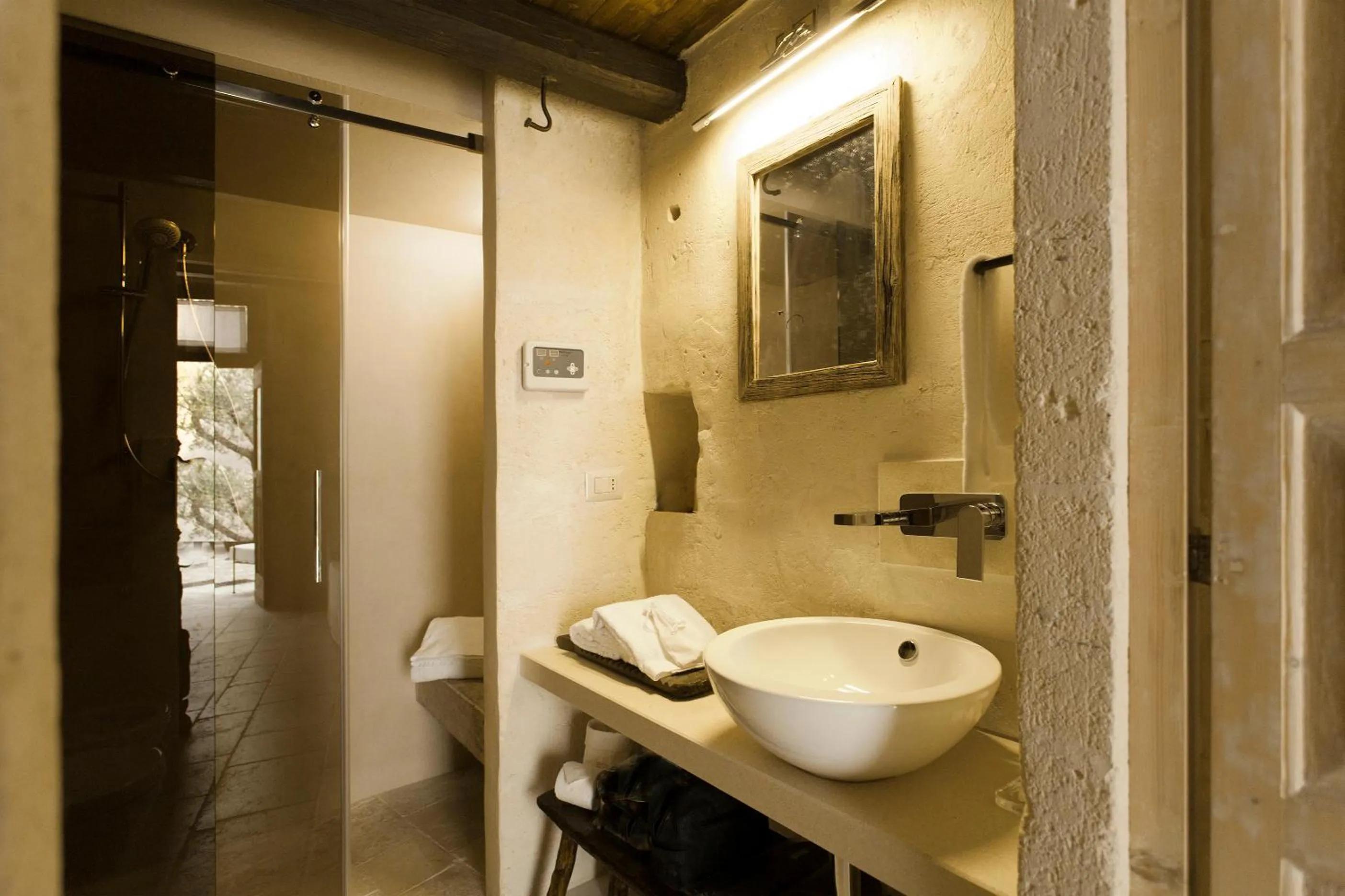 Shower in Corte San Pietro