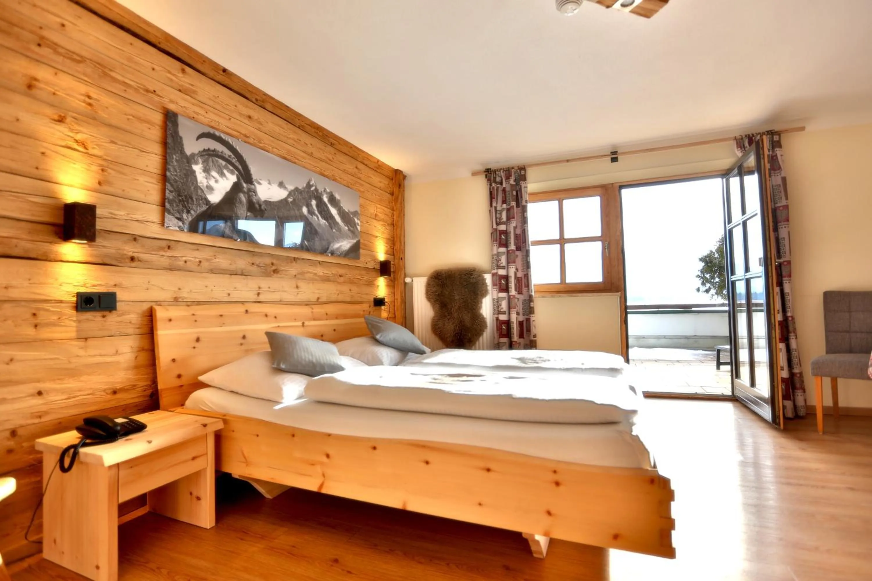 Photo of the whole room, Bed in Seehotel Hartung & Ferienappartements