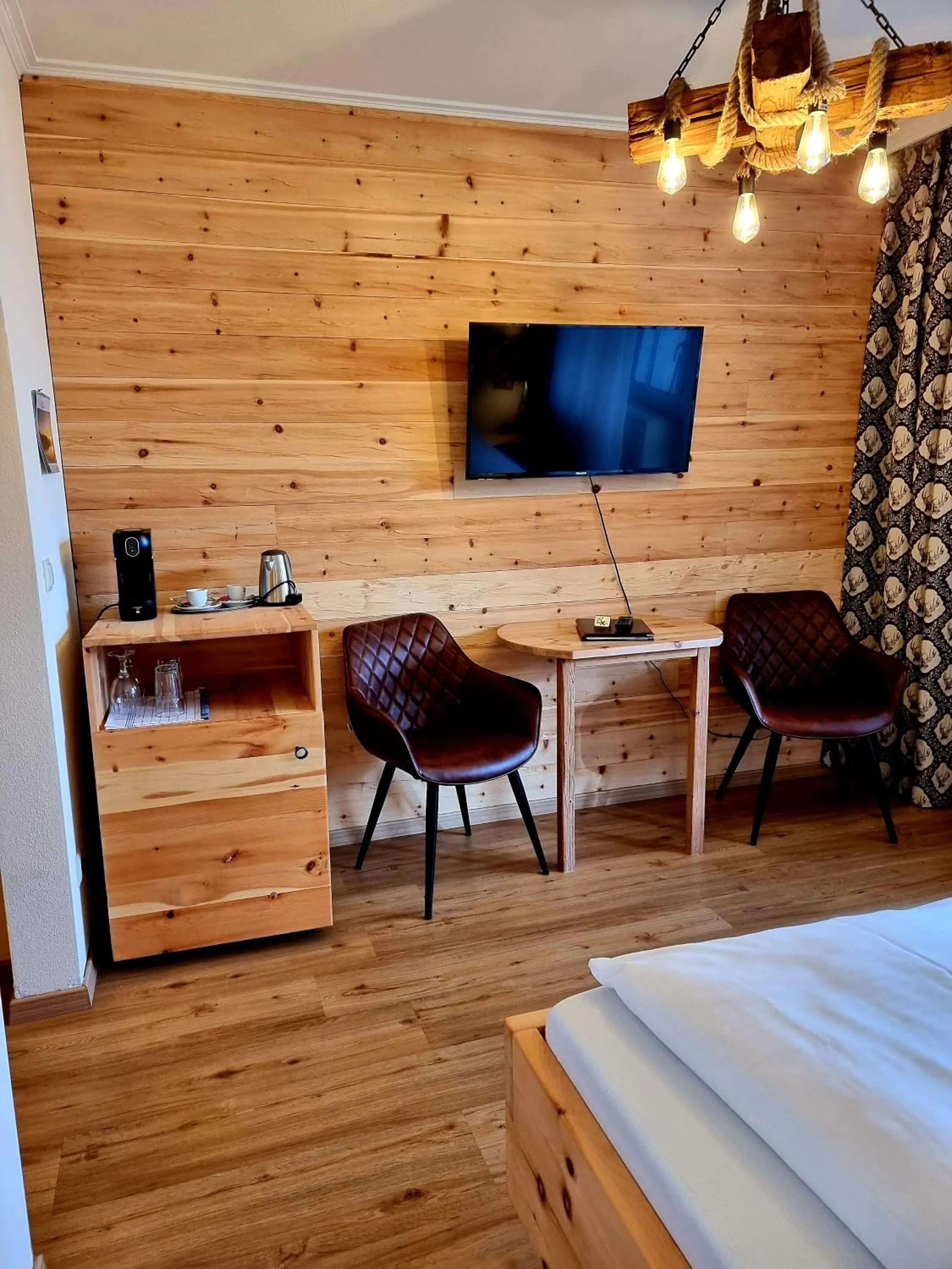 Photo of the whole room, Bed in Seehotel Hartung & Ferienappartements