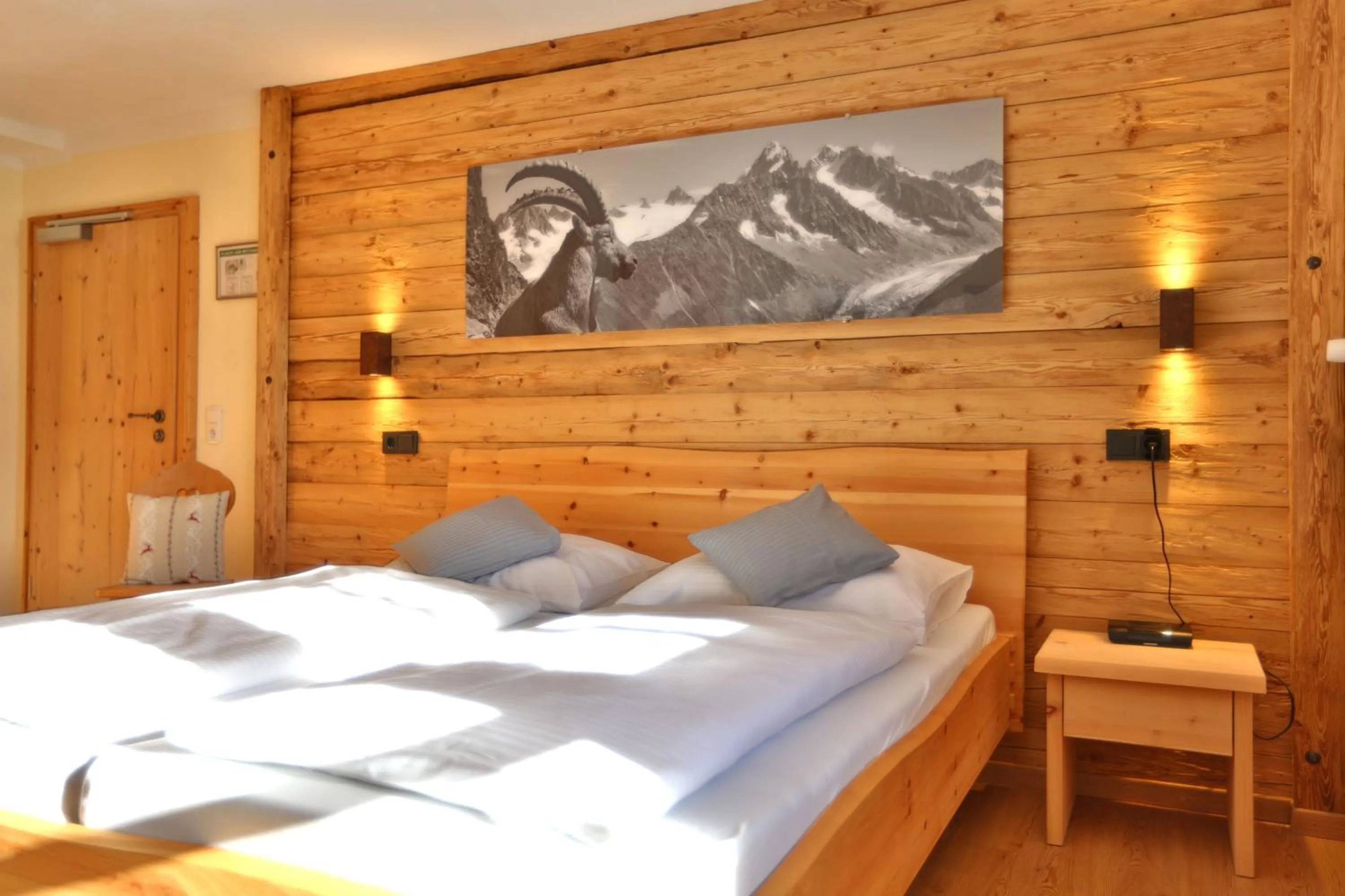 Photo of the whole room, Bed in Seehotel Hartung & Ferienappartements