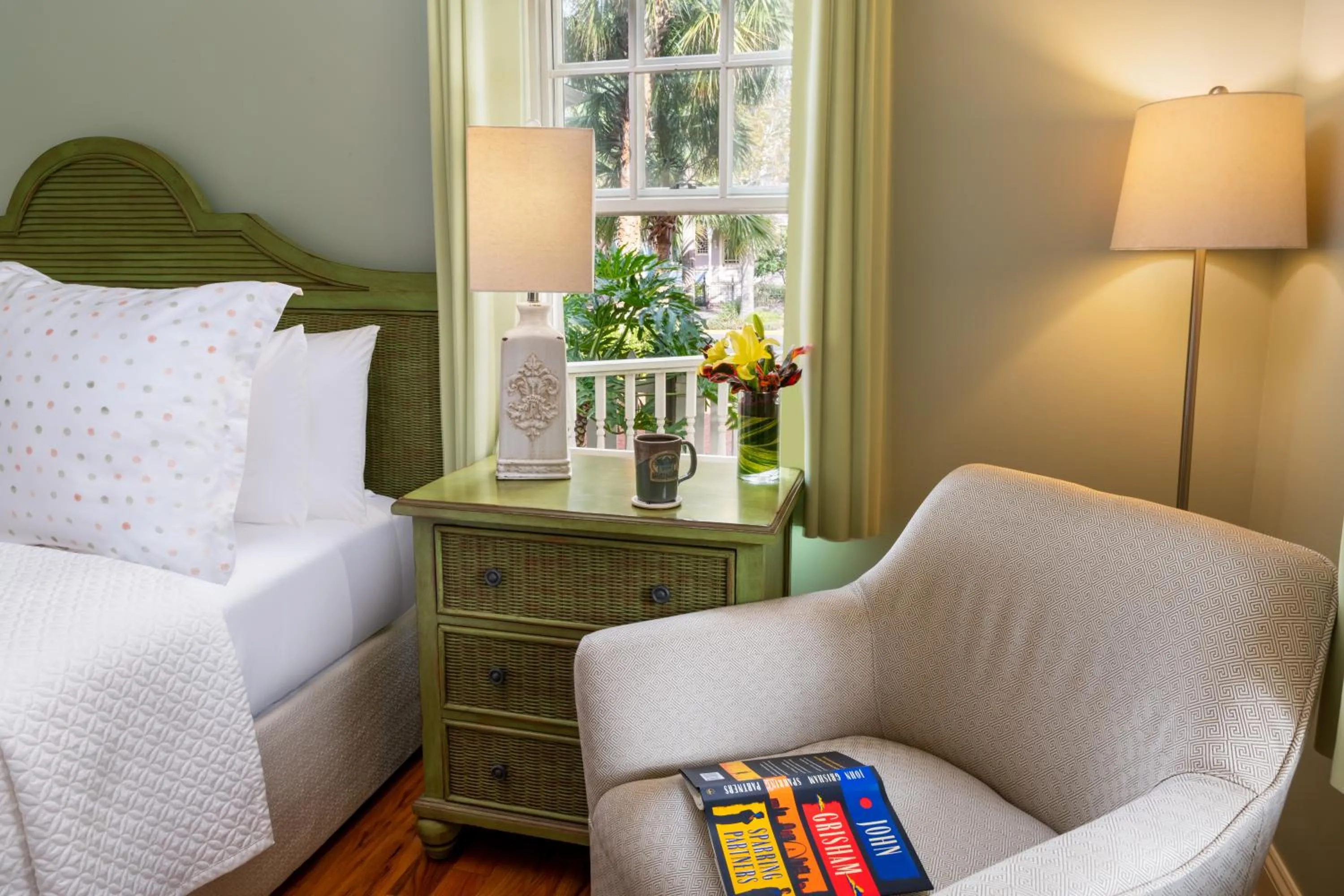 Seating area, Bed in The Addison on Amelia