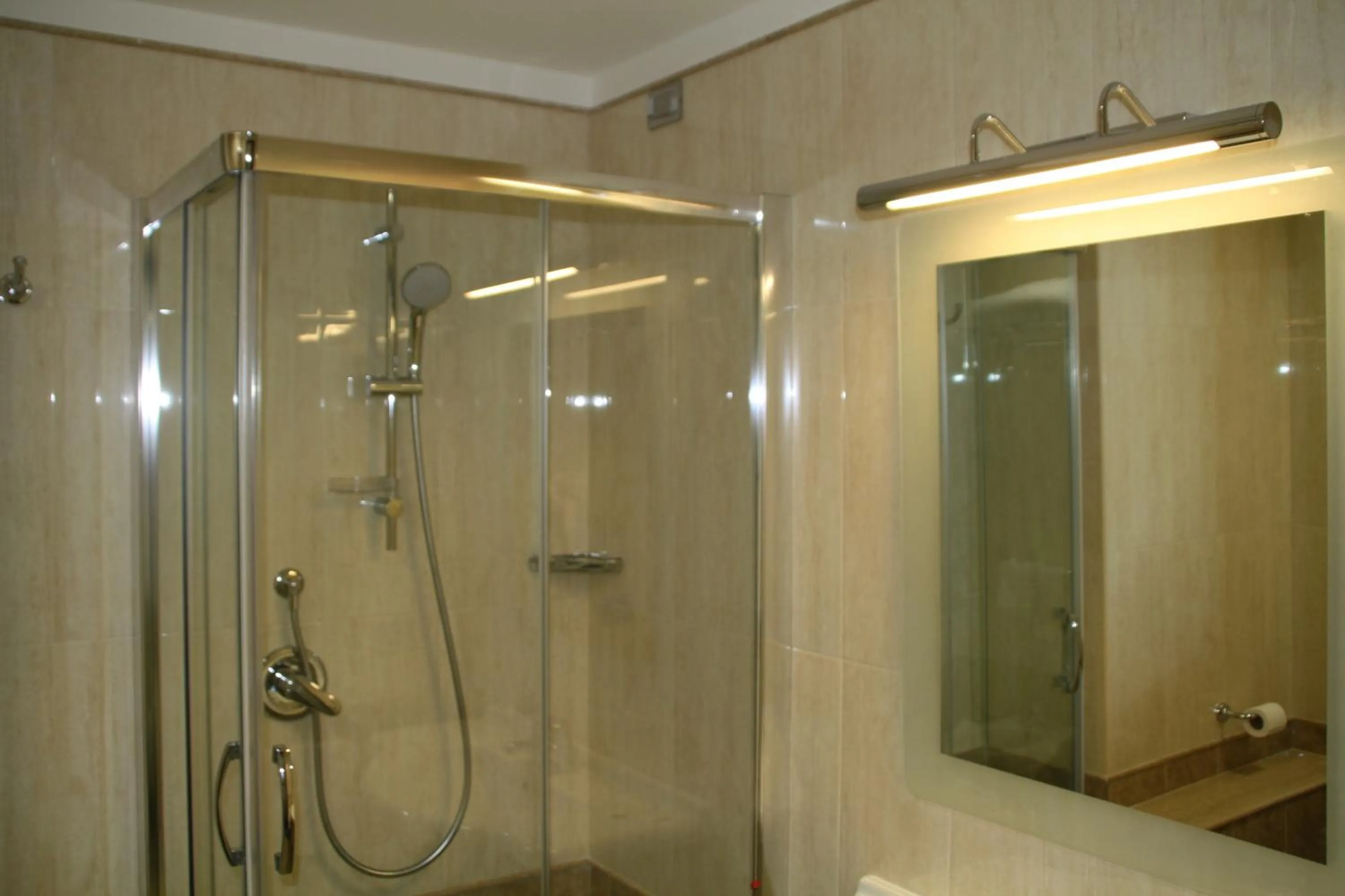 Shower in Hotel Villaggio Club Altalia