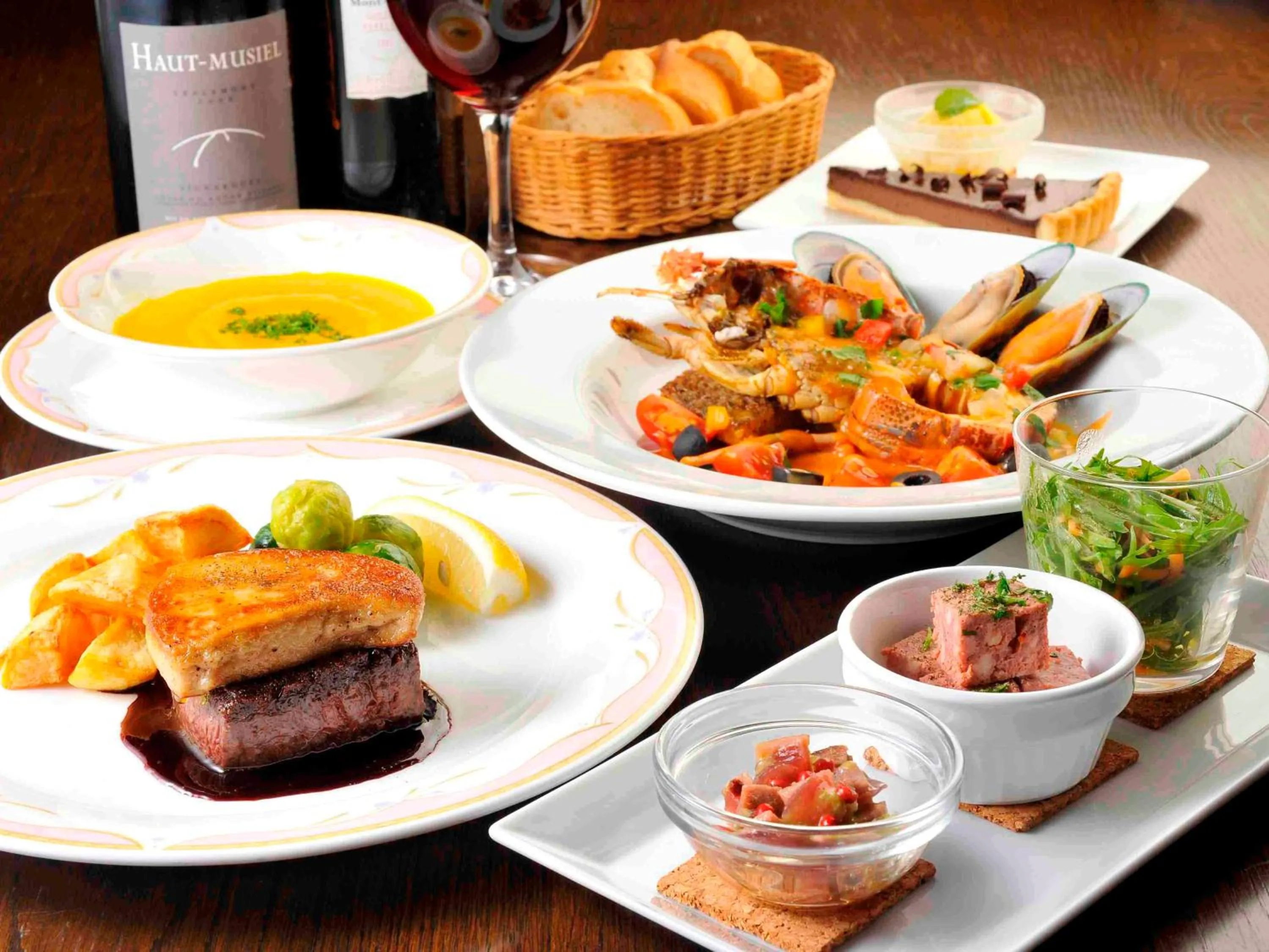 Food in Petit Resort Hotel Alcyon