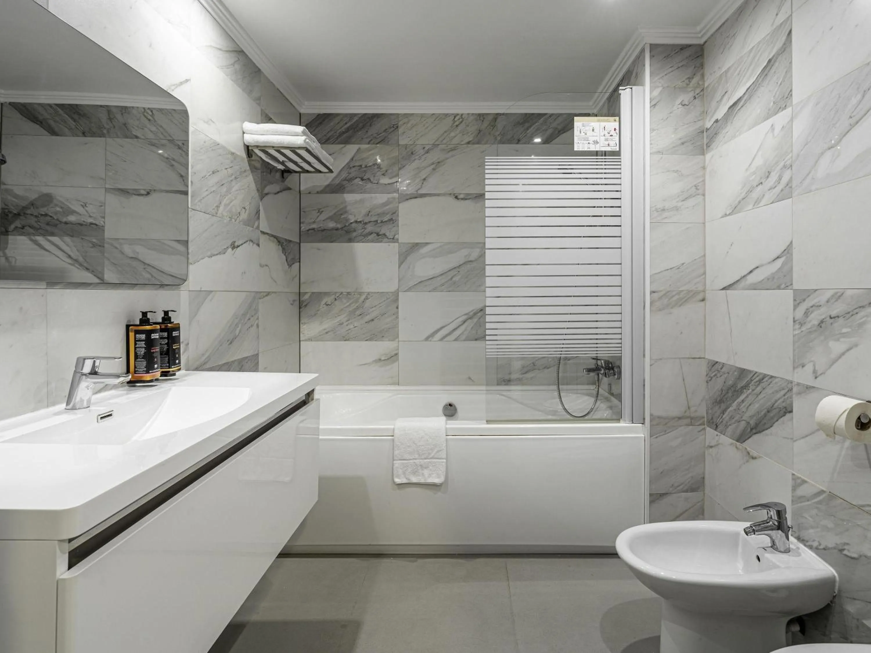 Photo of the whole room in Mercure Bucharest Unirii