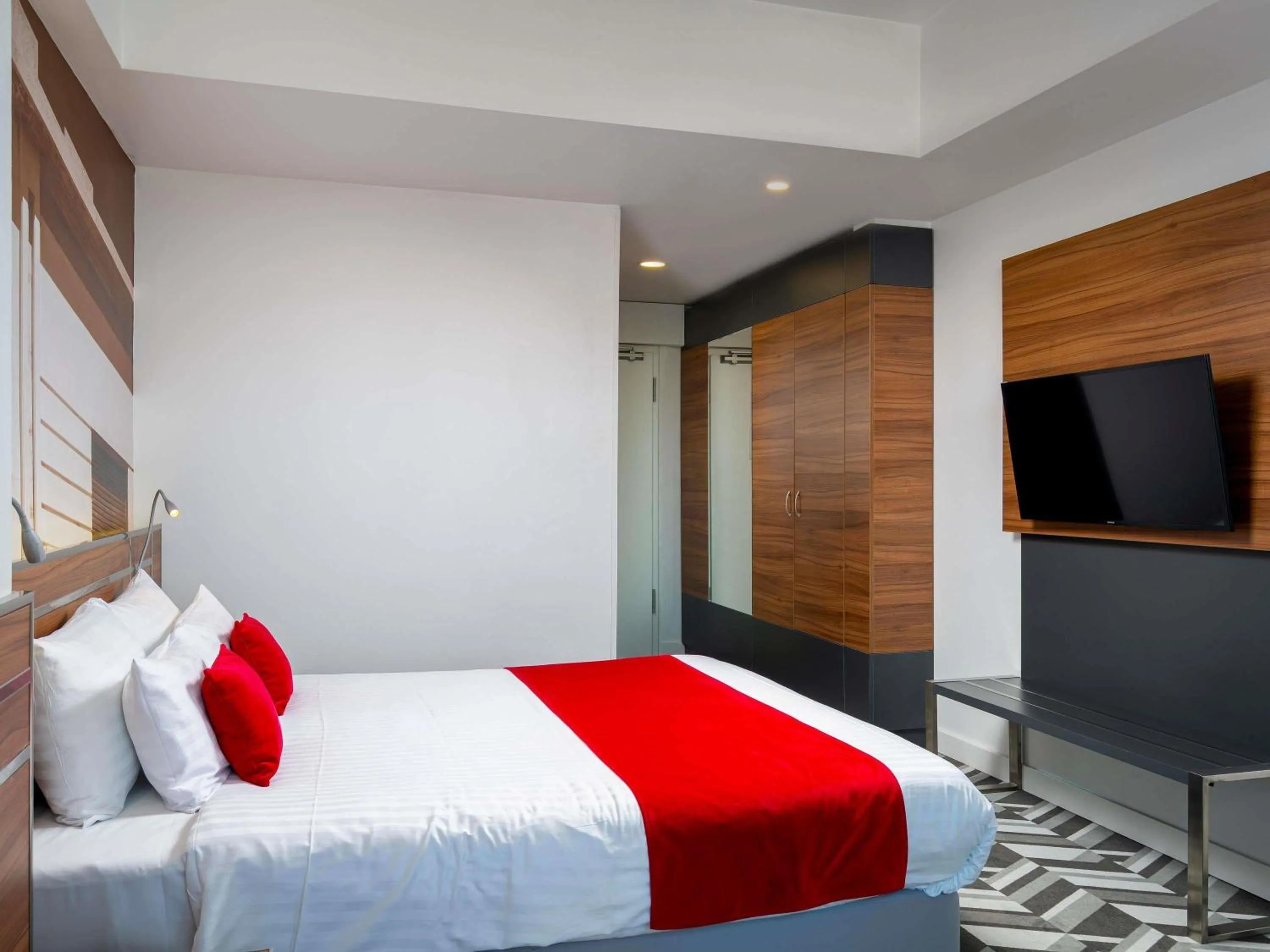 Bedroom, Bed in Mercure Bucharest Unirii