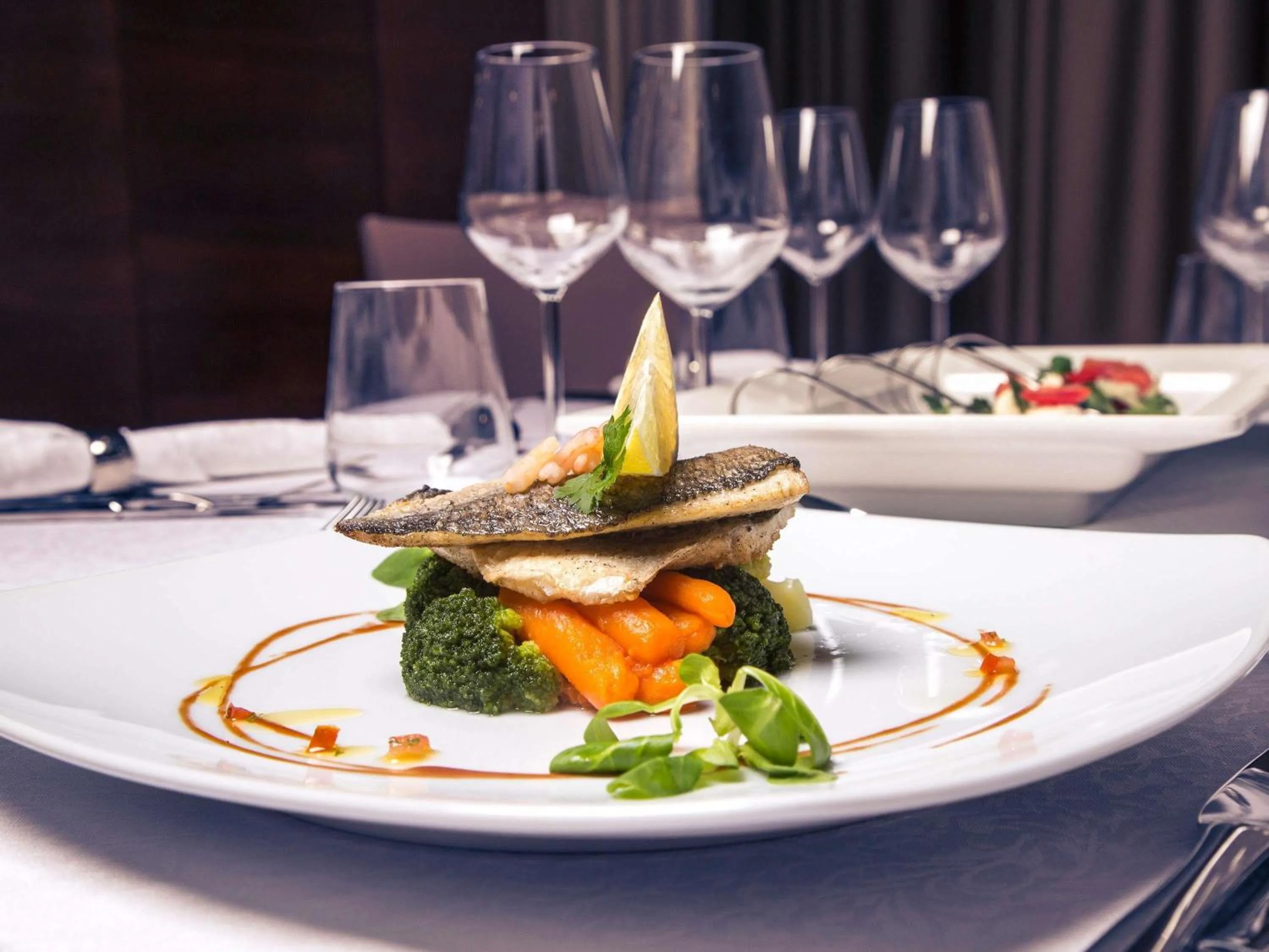 Restaurant/places to eat in Mercure Bucharest Unirii