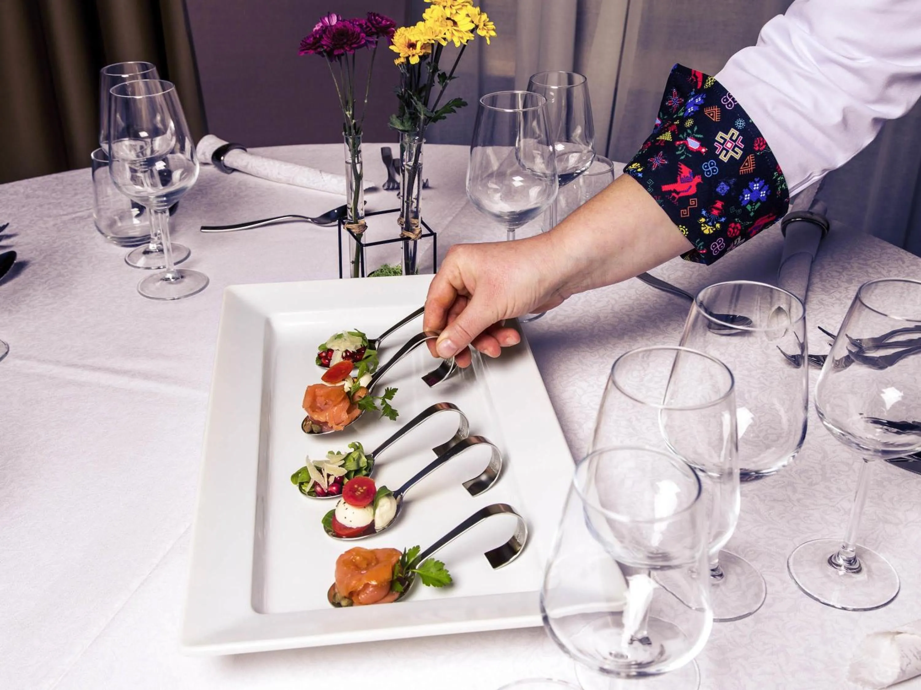 Restaurant/places to eat in Mercure Bucharest Unirii