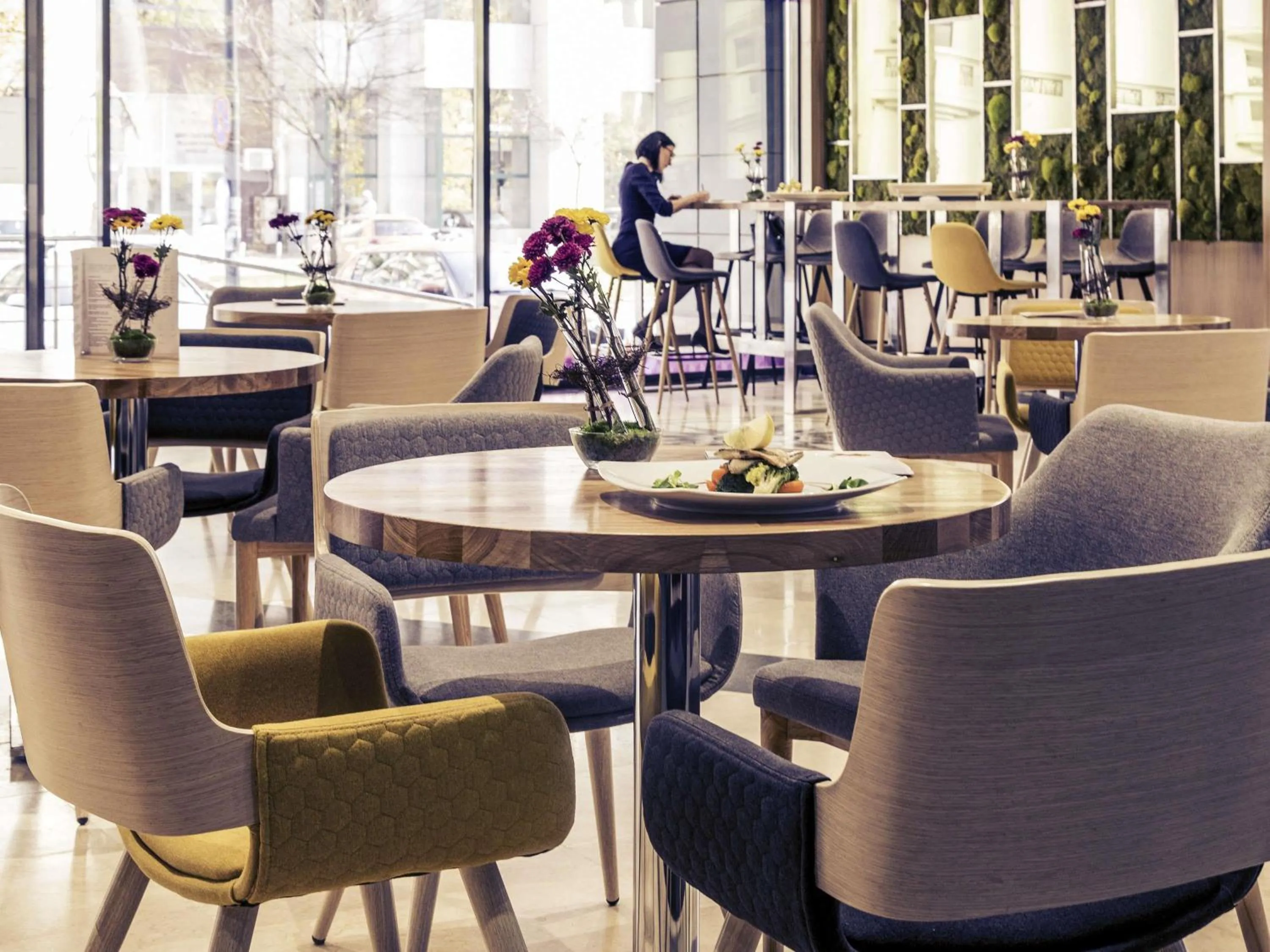 Lounge or bar in Mercure Bucharest Unirii