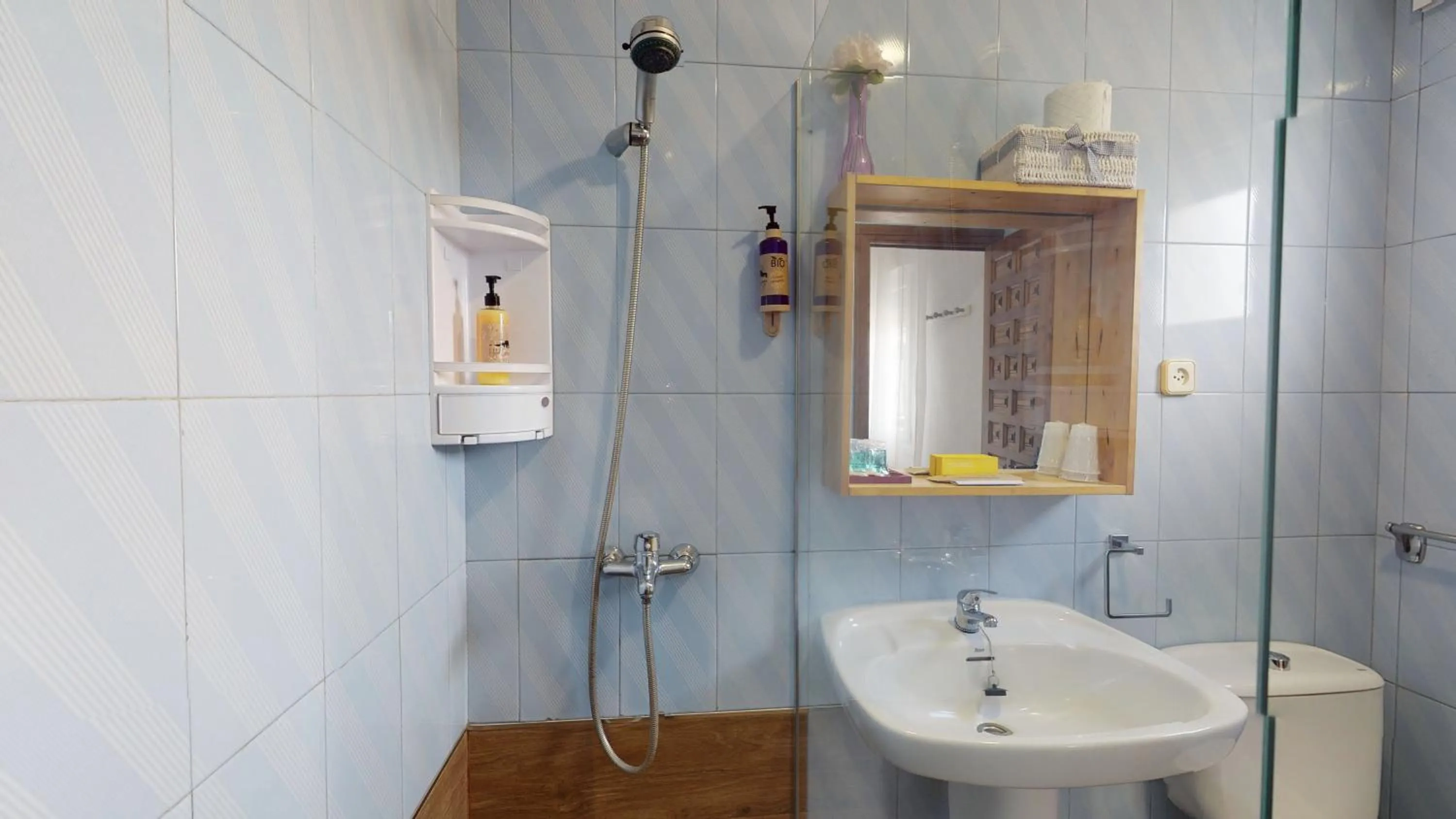 Bathroom in Hotel Consuegra