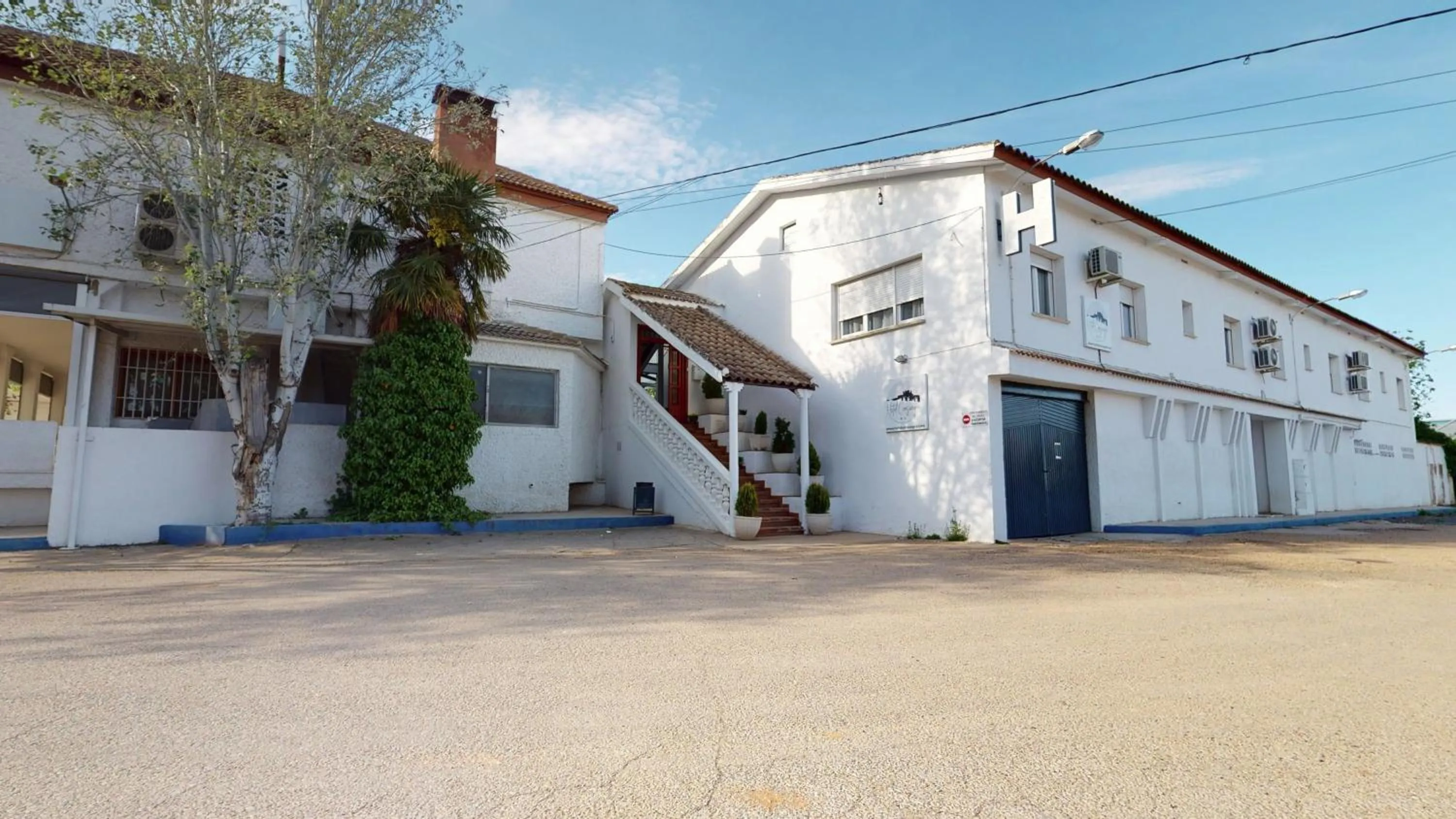 Property building in Hotel Consuegra