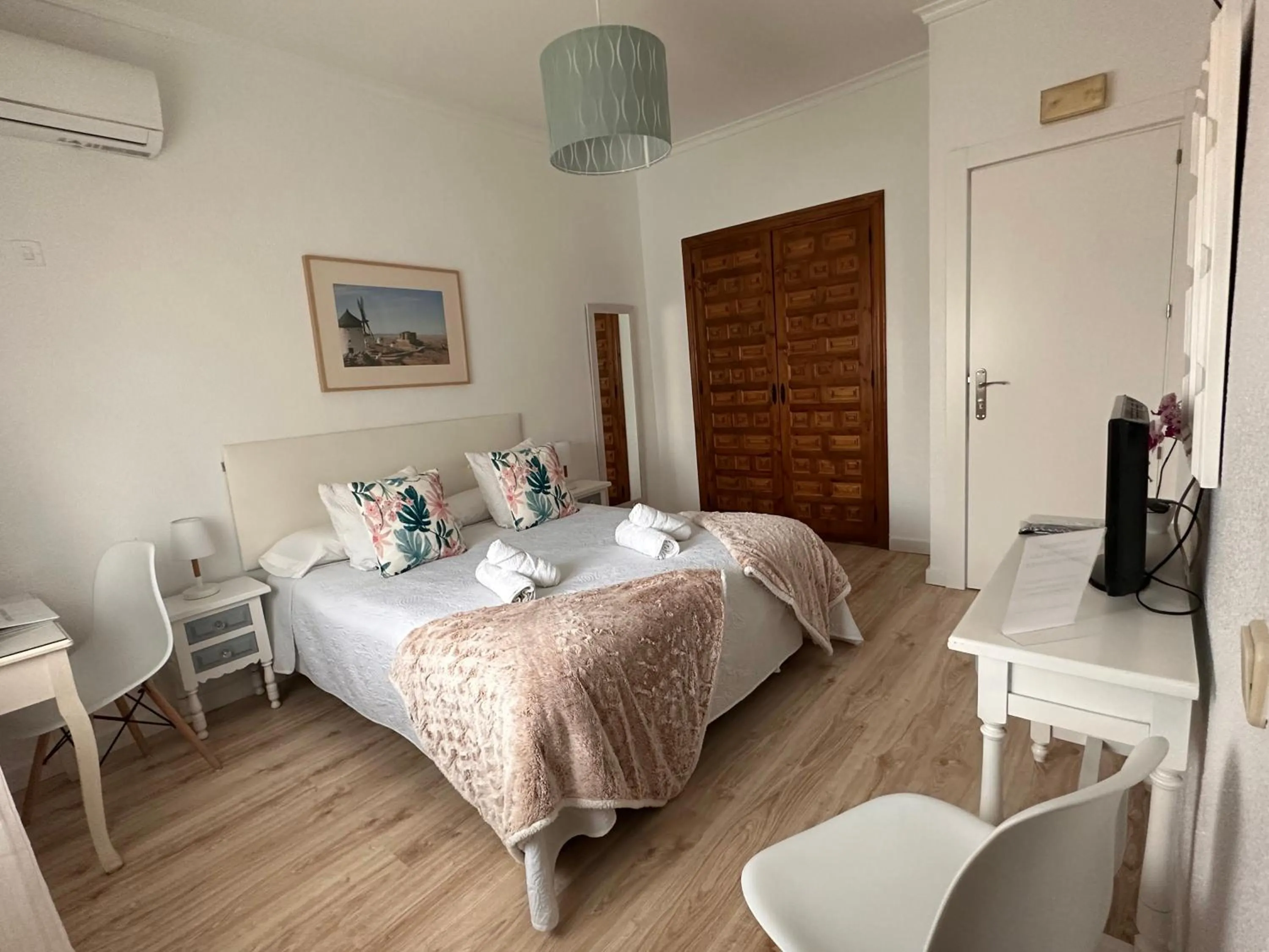 Bed in Hotel Consuegra