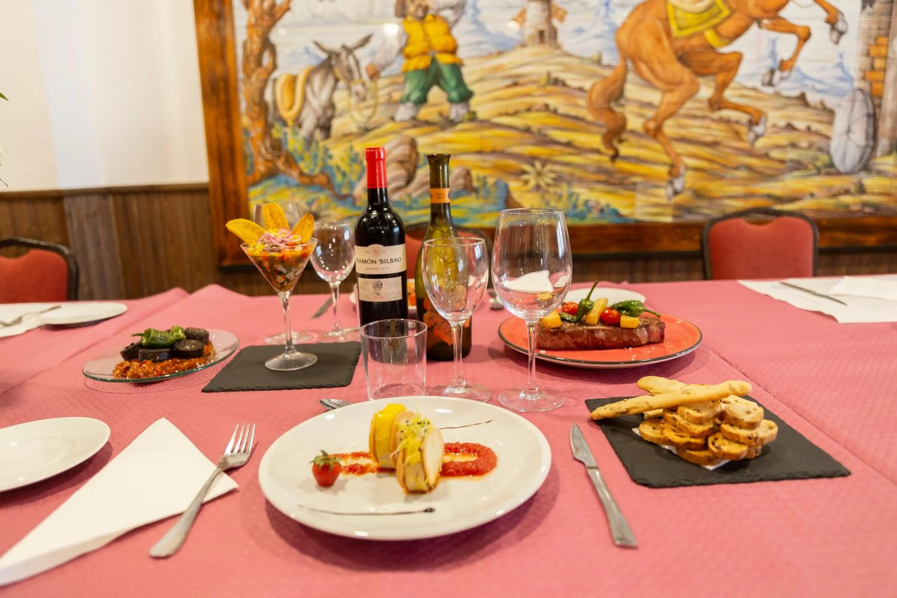 Food and drinks in Hotel Consuegra