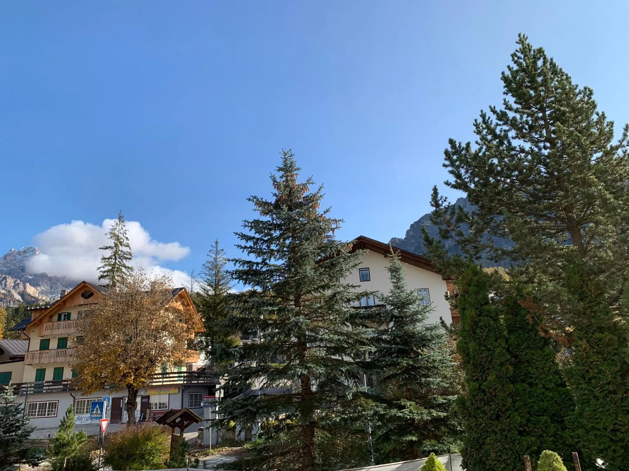 Neighbourhood in Hotel Serena Cortina