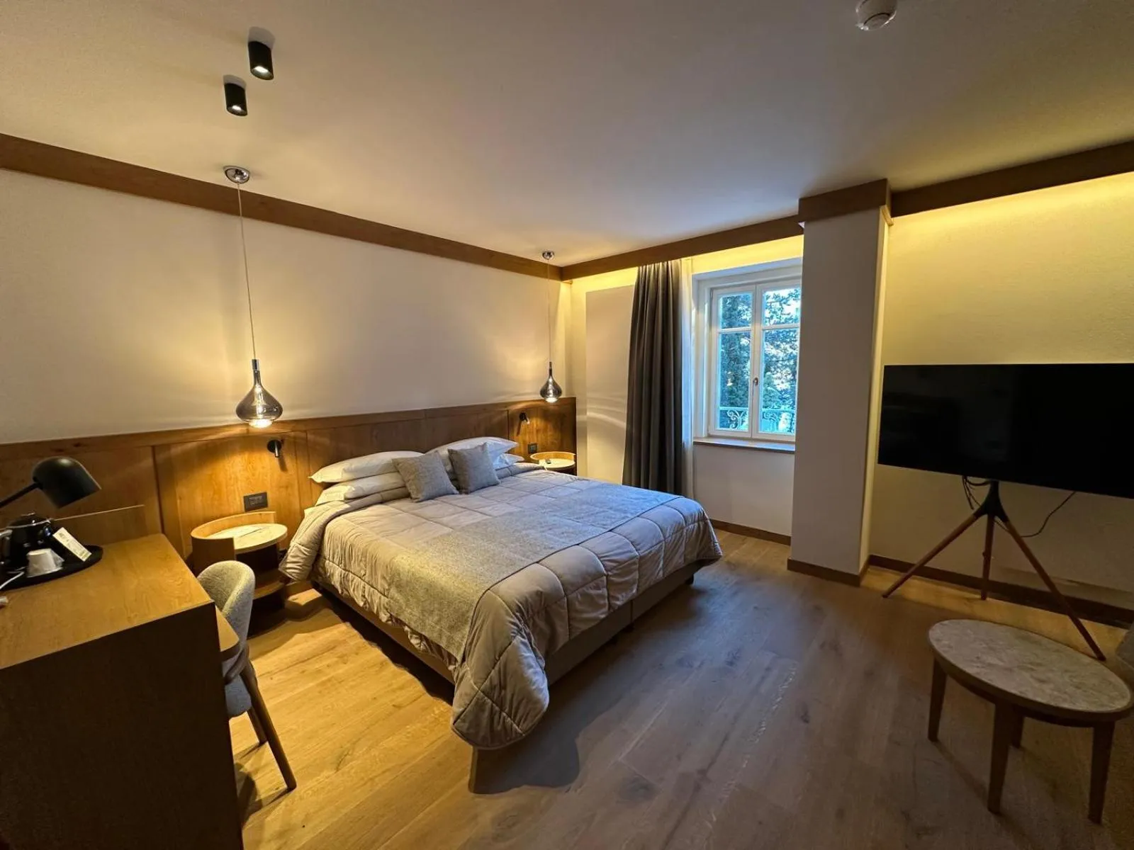 Bedroom, Bed in Hotel Serena Cortina