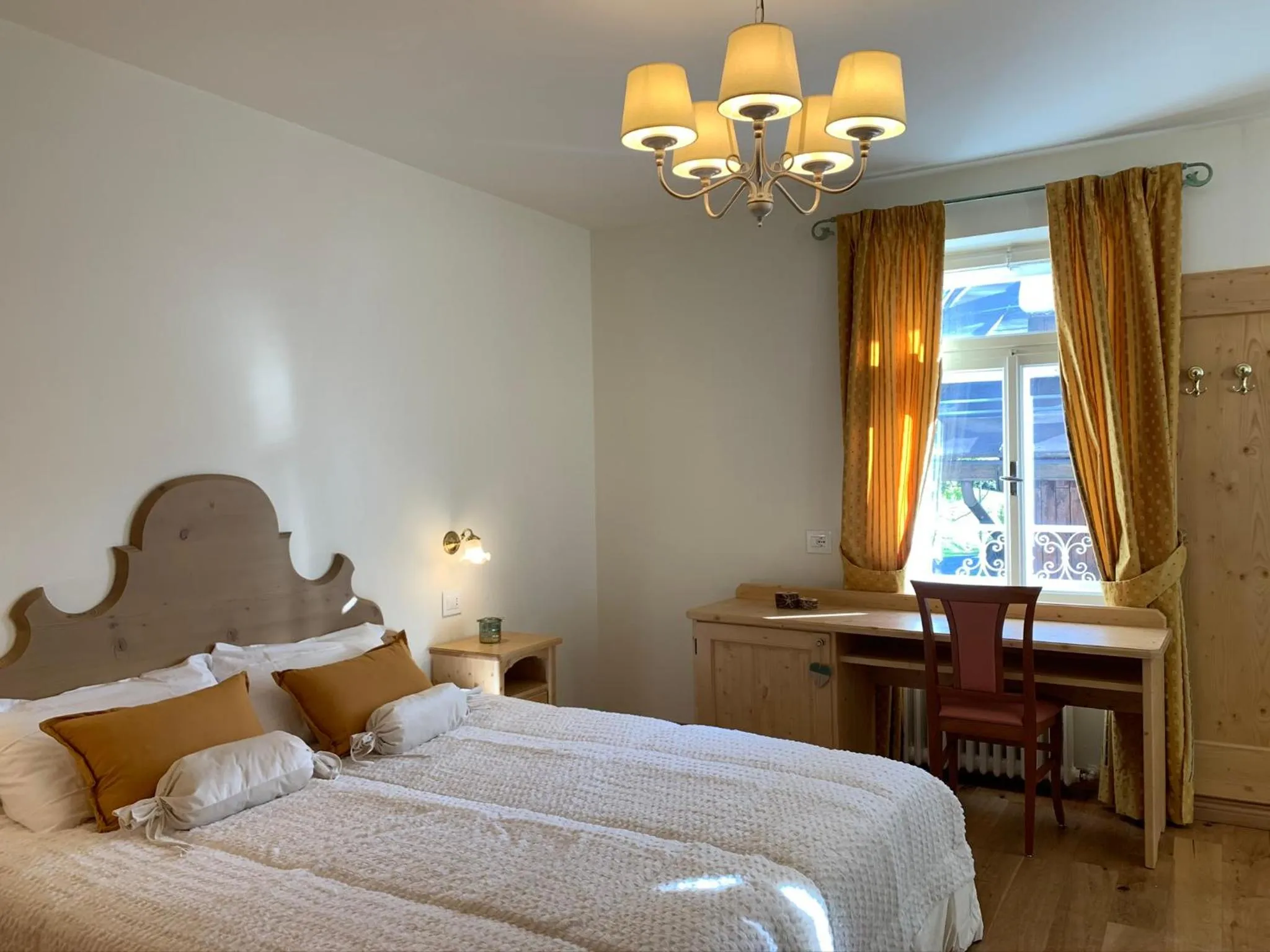 Bed in Hotel Serena Cortina