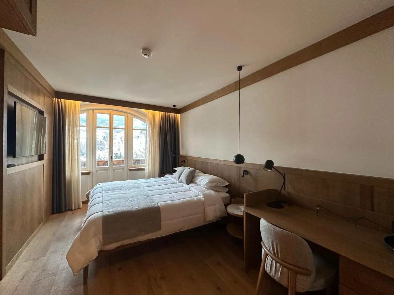 Bedroom, Bed in Hotel Serena Cortina