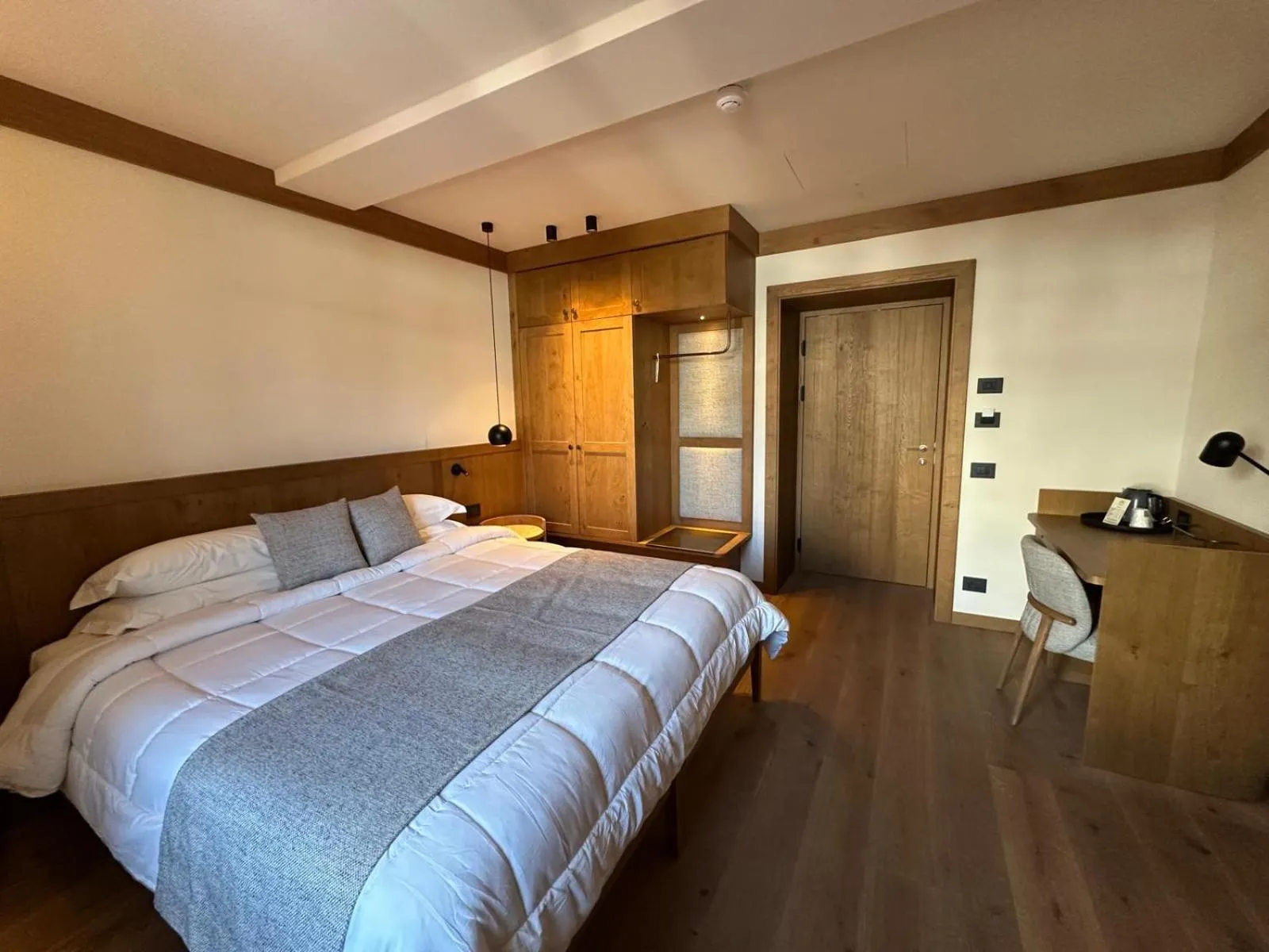 Bed in Hotel Serena Cortina