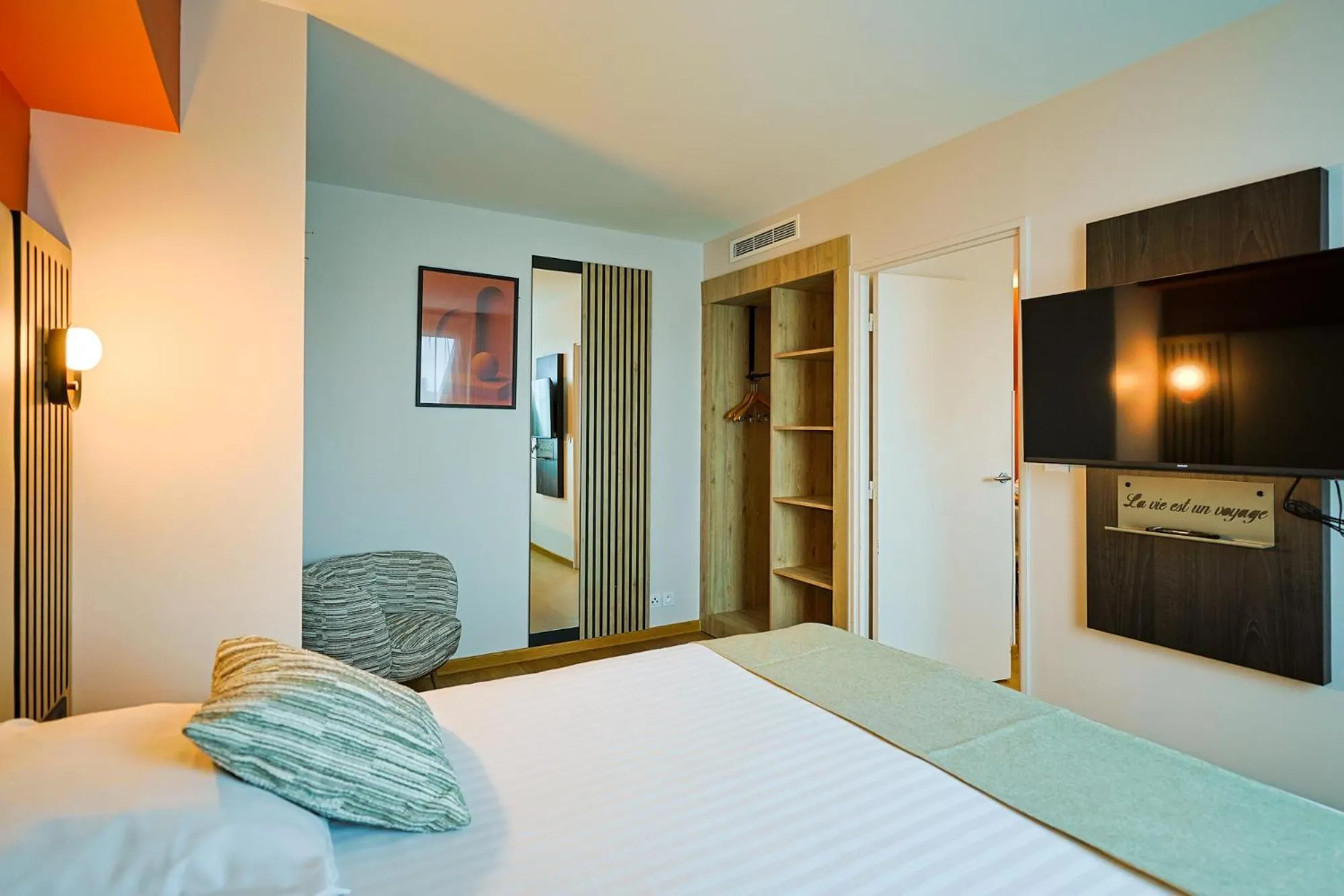 Bedroom, Bed in Seven Urban Suites Nantes Centre