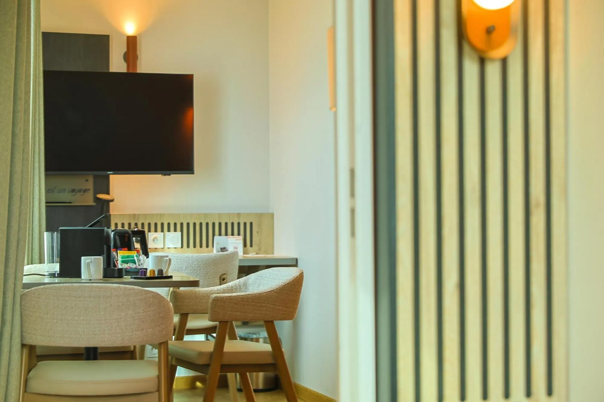 Dining area in Seven Urban Suites Nantes Centre
