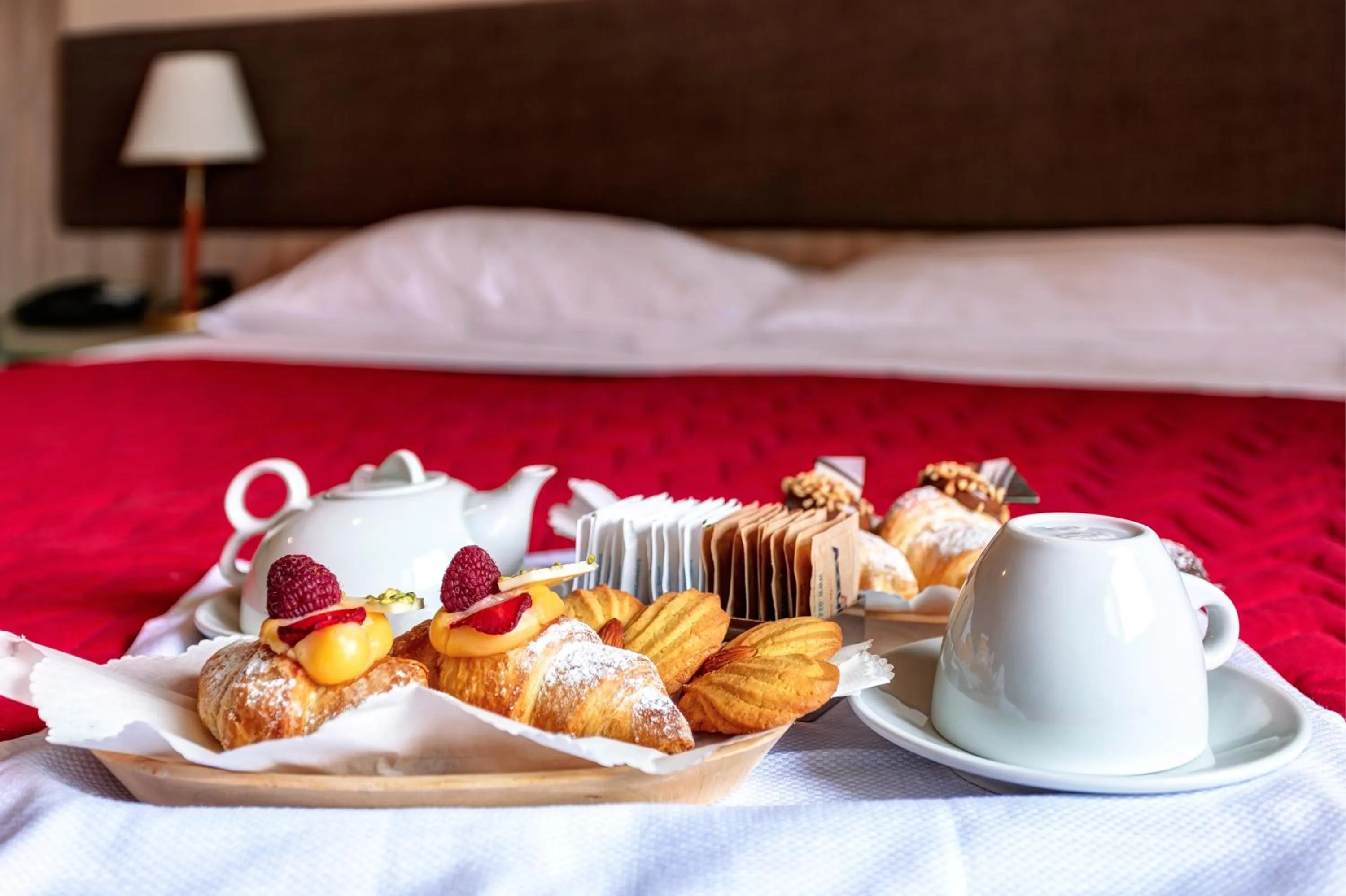 Food and drinks, Bed in Hotel Mondolé - Azzurro Club