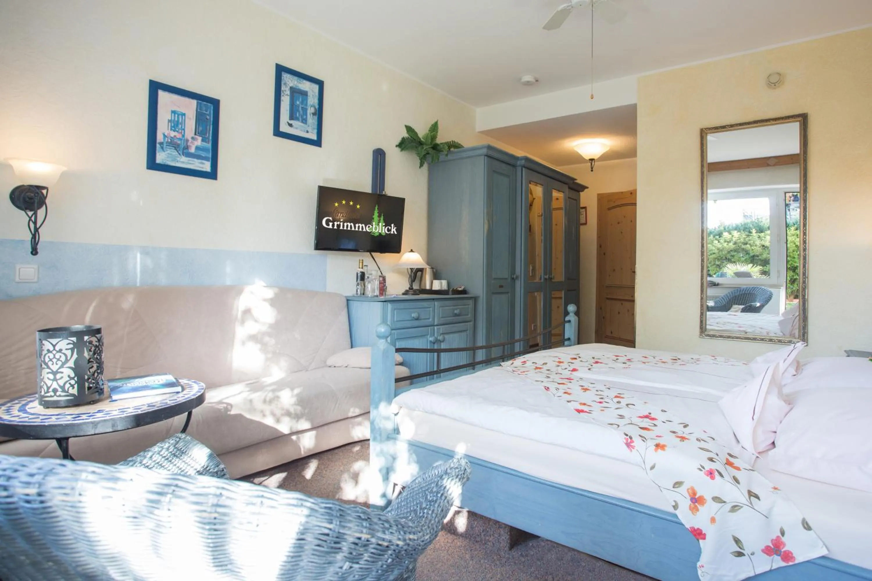 Photo of the whole room, Bed in Landhotel Grimmeblick