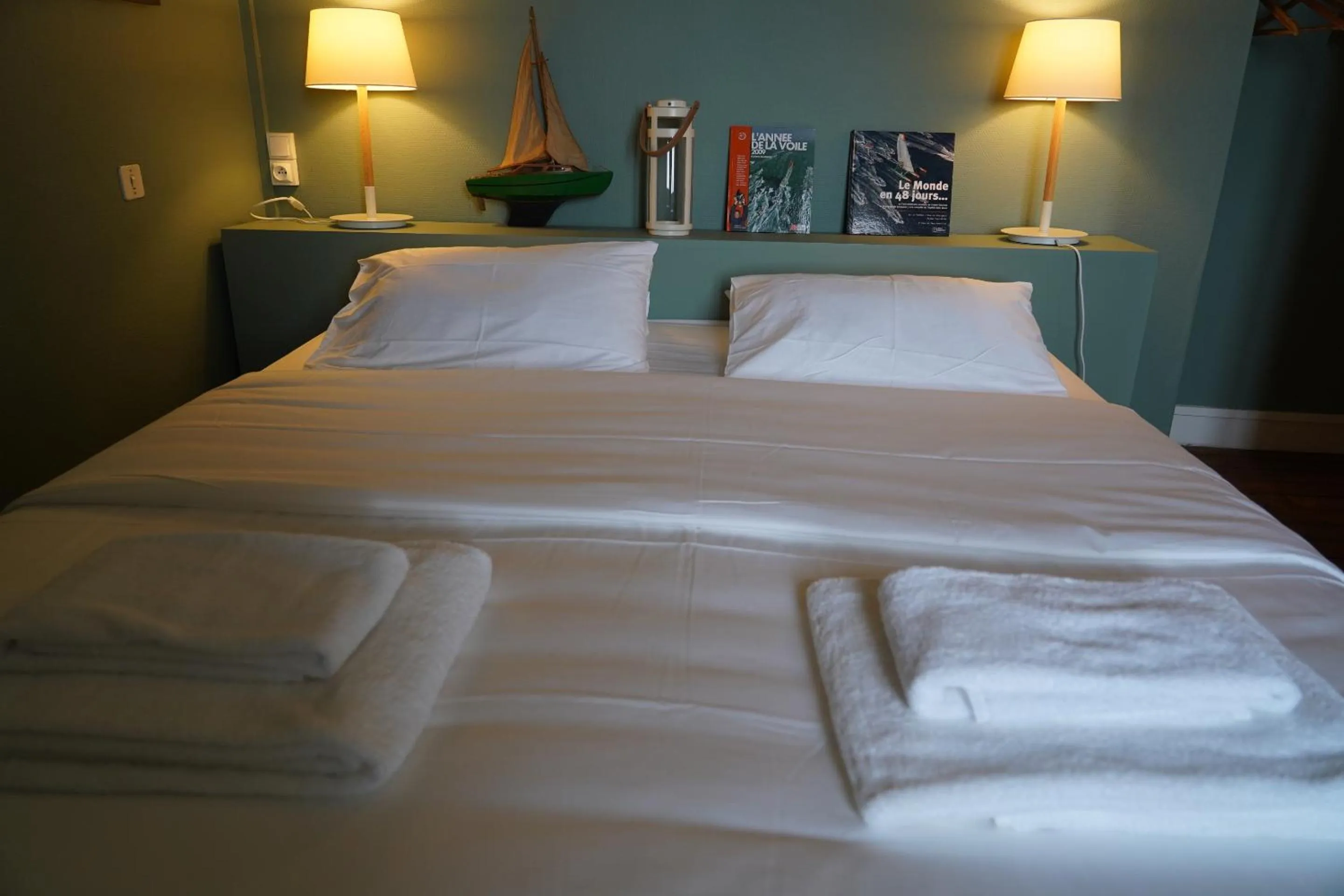 Bedroom, Bed in Hôtel de la Houle