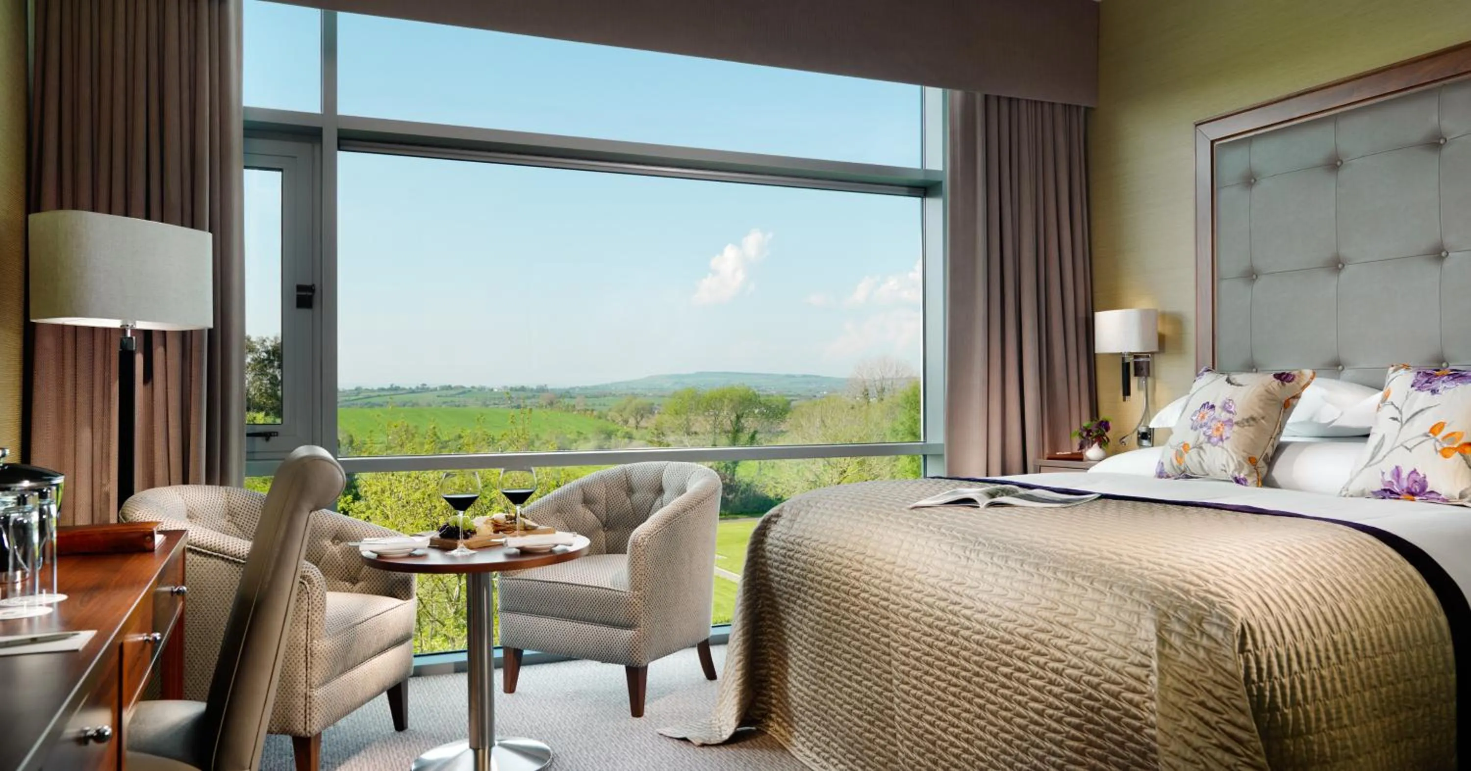 Garden view, Bed in Aghadoe Heights Hotel & Spa
