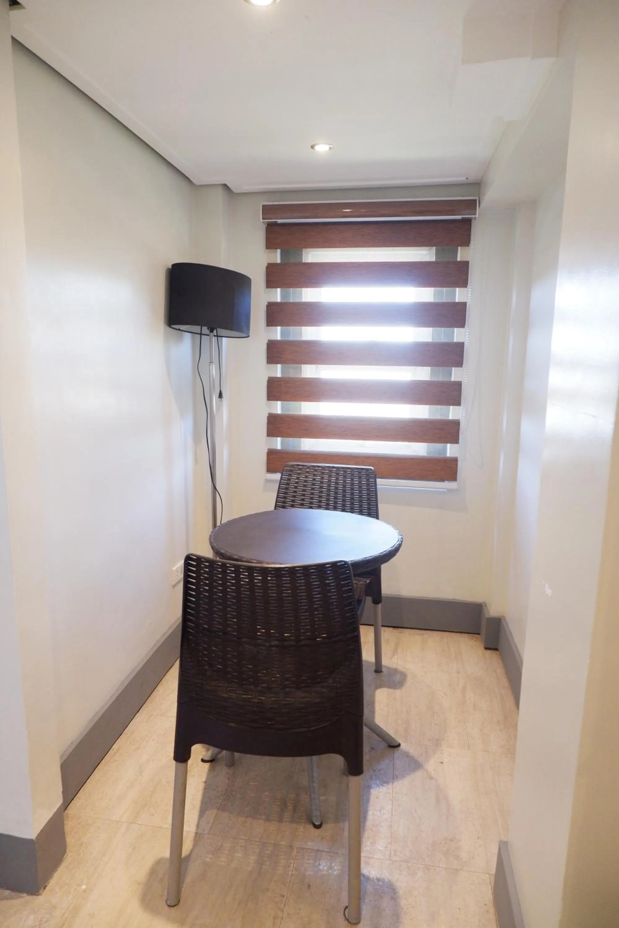 Seating area in Sunset View Ridge Residences