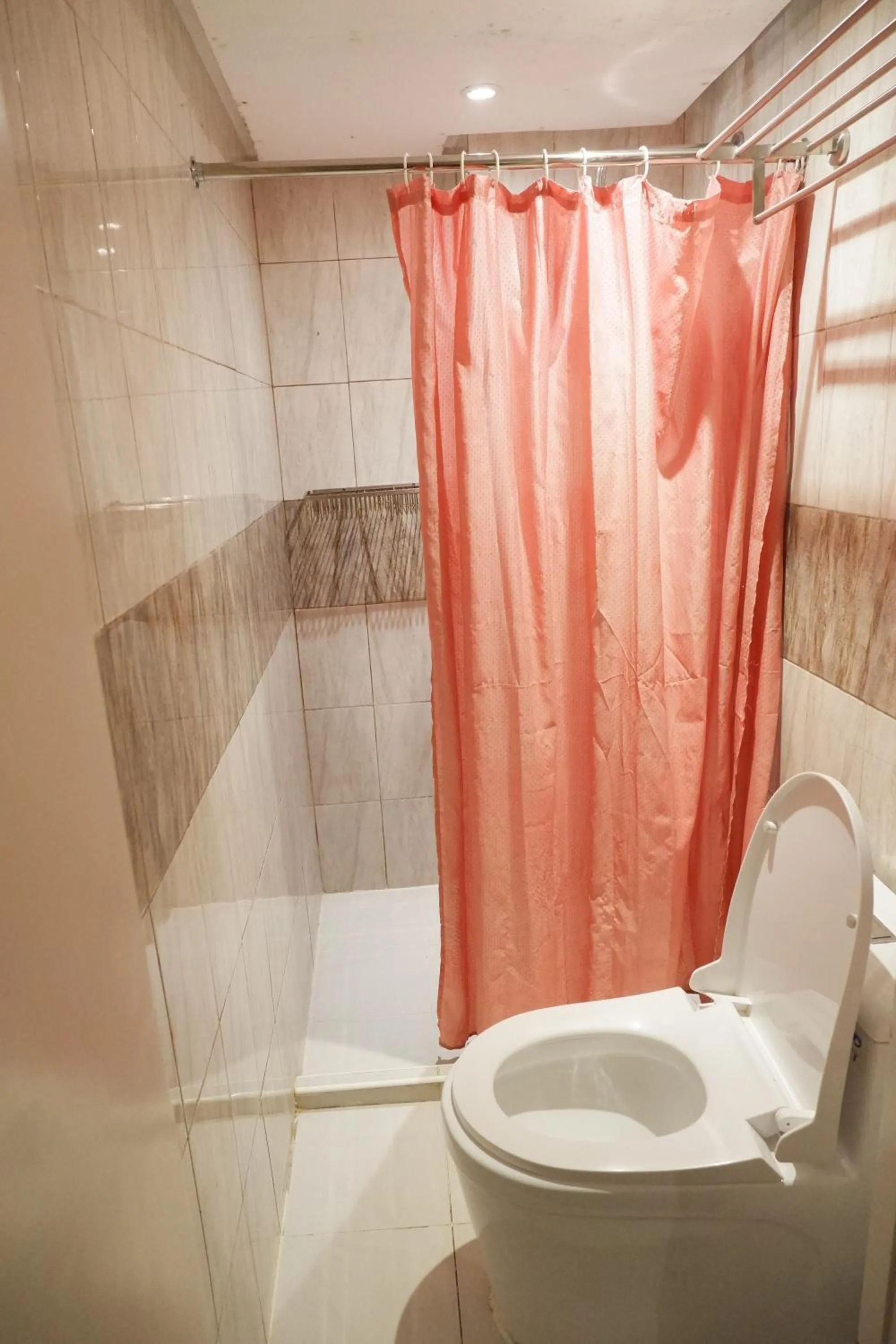 Shower in Sunset View Ridge Residences