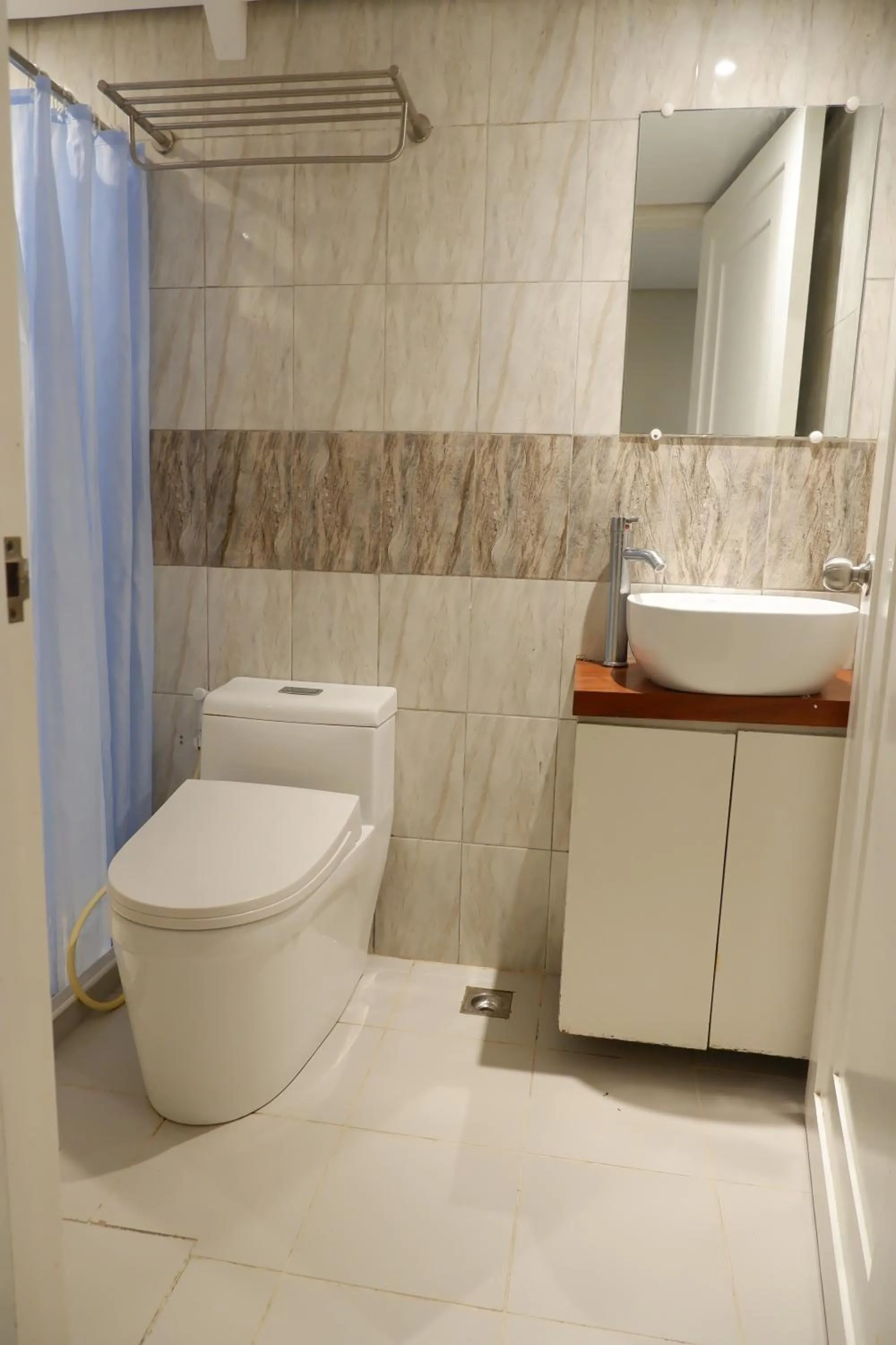 Shower in Sunset View Ridge Residences