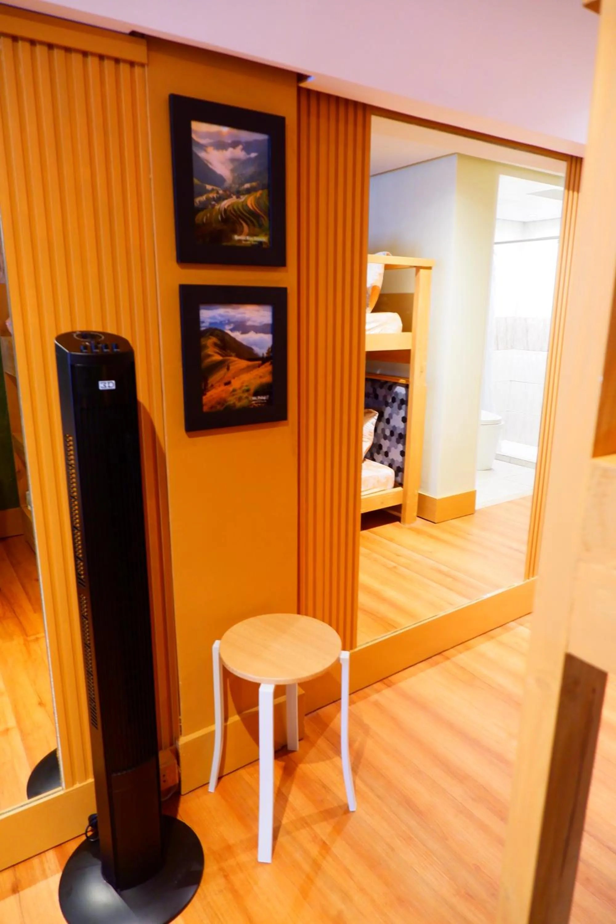 Seating area in Sunset View Ridge Residences