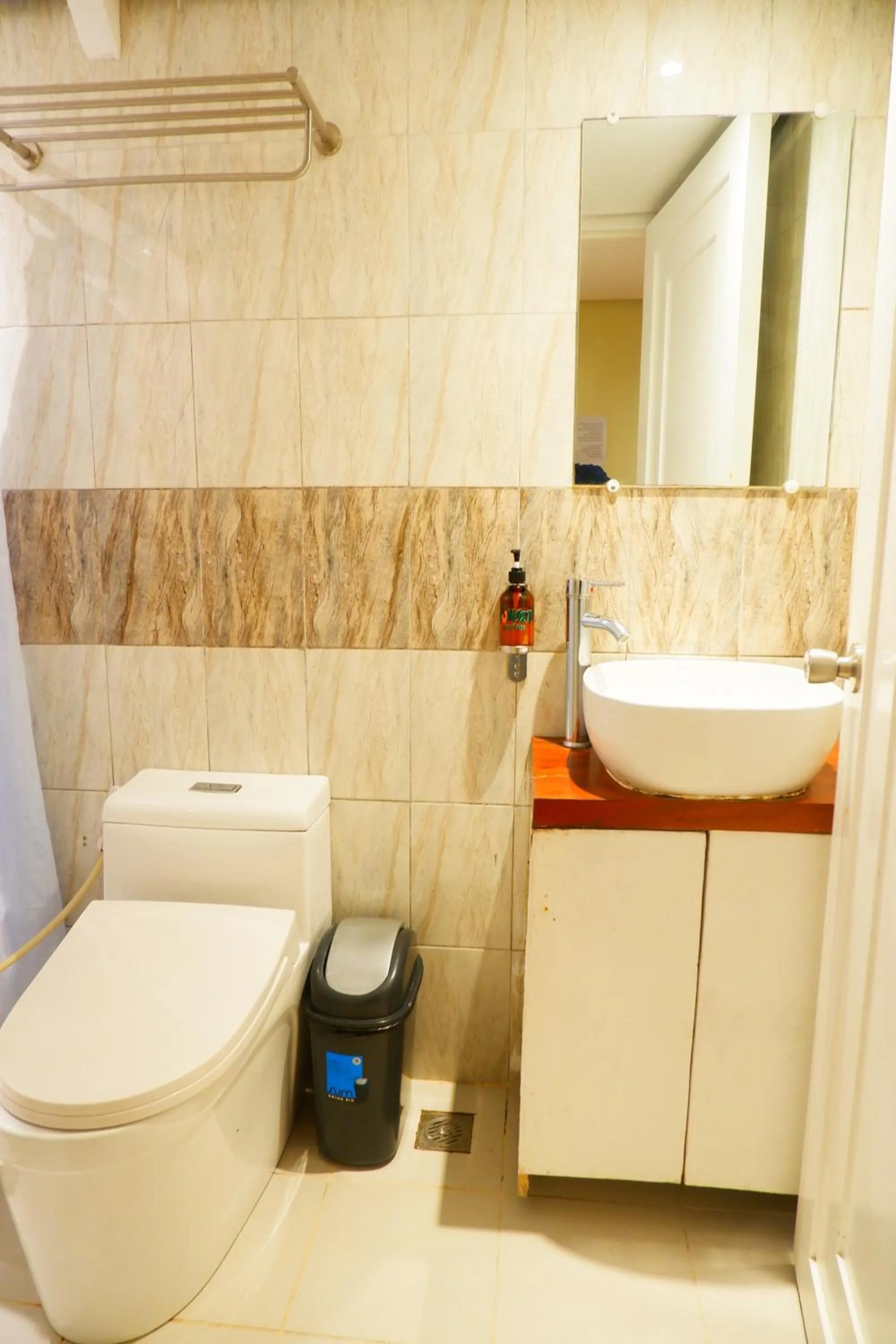 Toilet in Sunset View Ridge Residences
