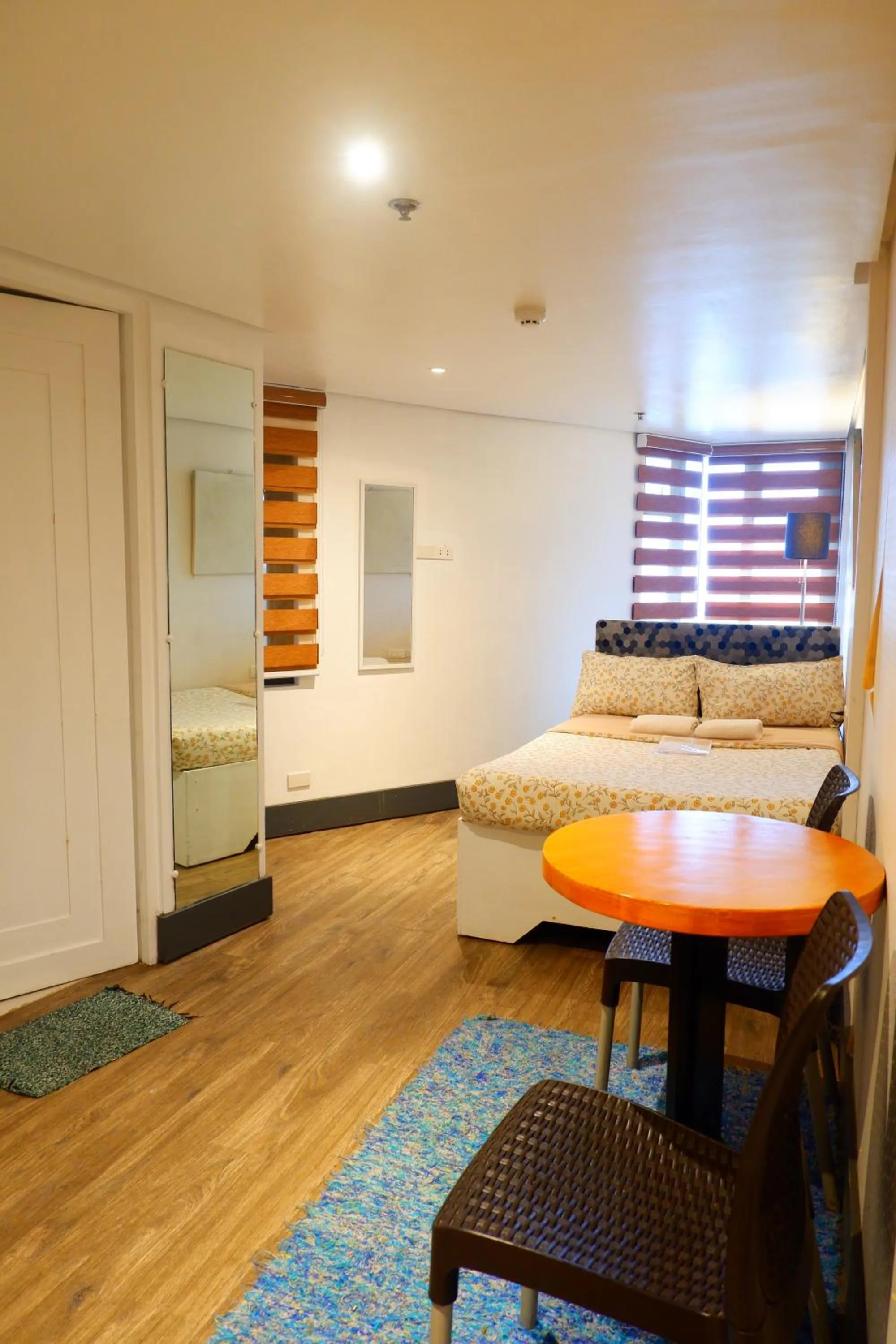 Bed in Sunset View Ridge Residences