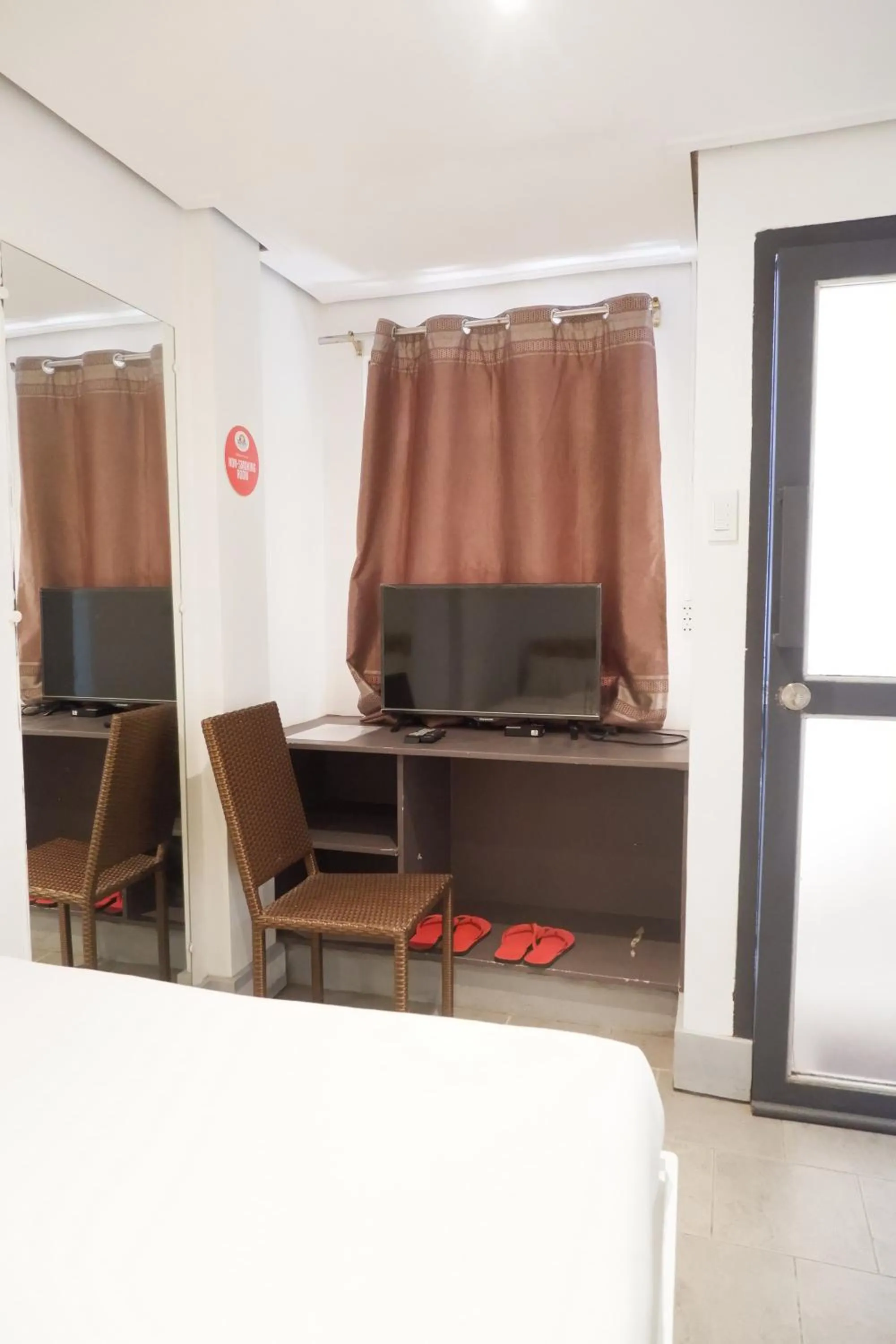 TV and multimedia in Sunset View Ridge Residences