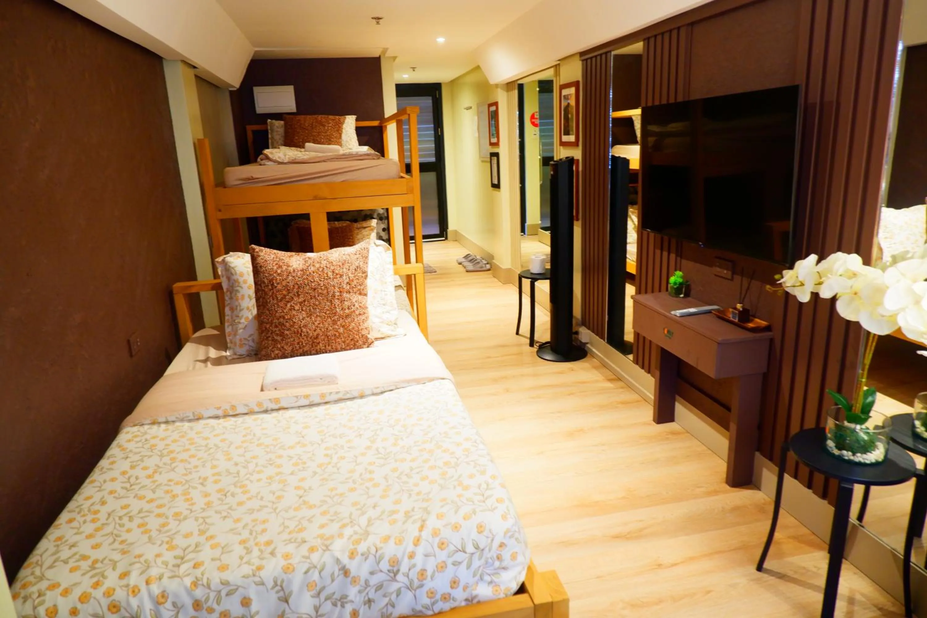 Bed in Sunset View Ridge Residences