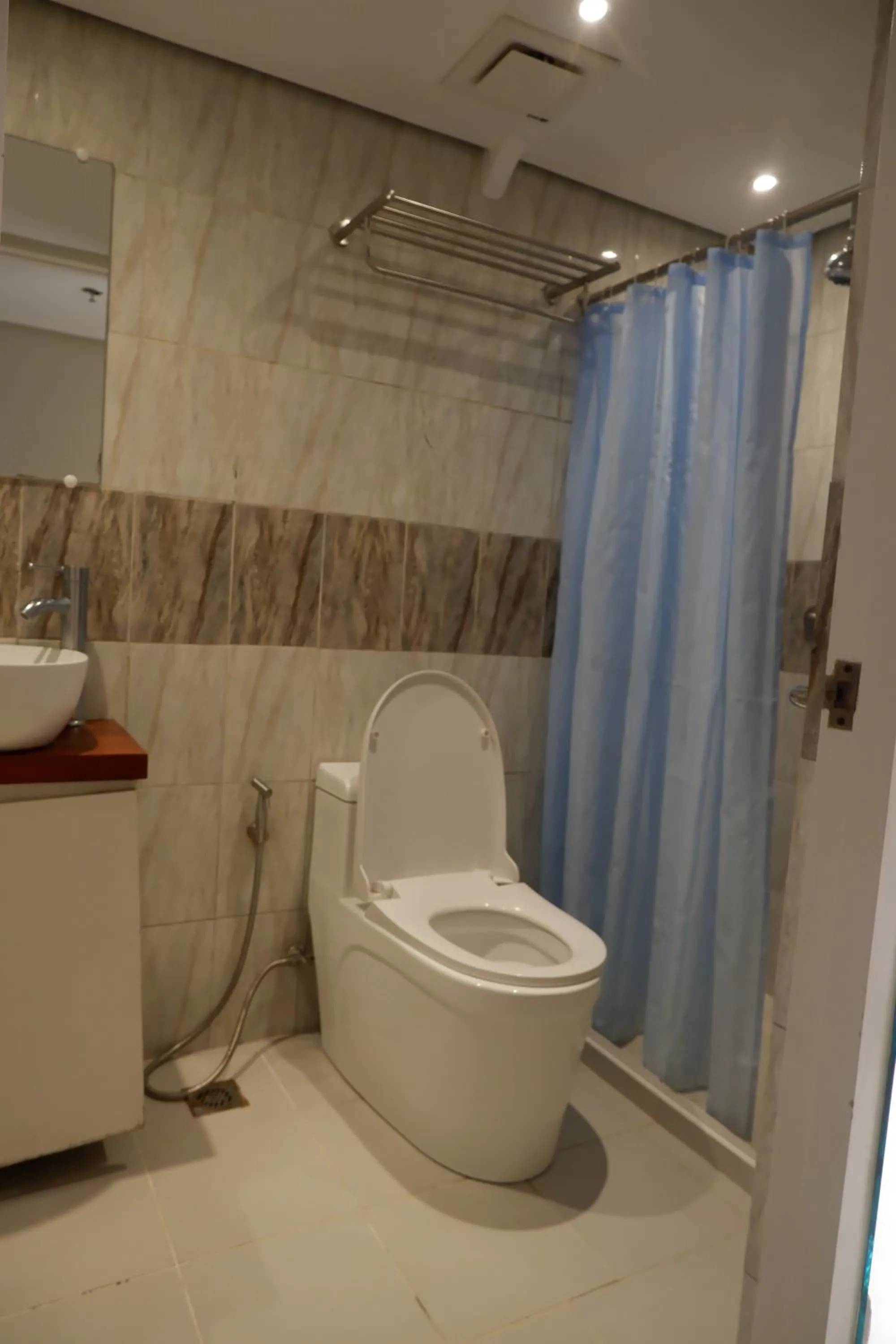 Shower in Sunset View Ridge Residences