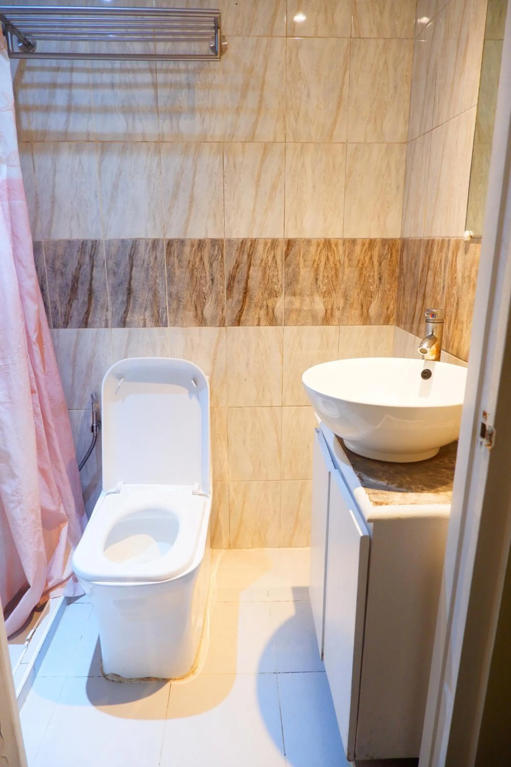 Toilet in Sunset View Ridge Residences