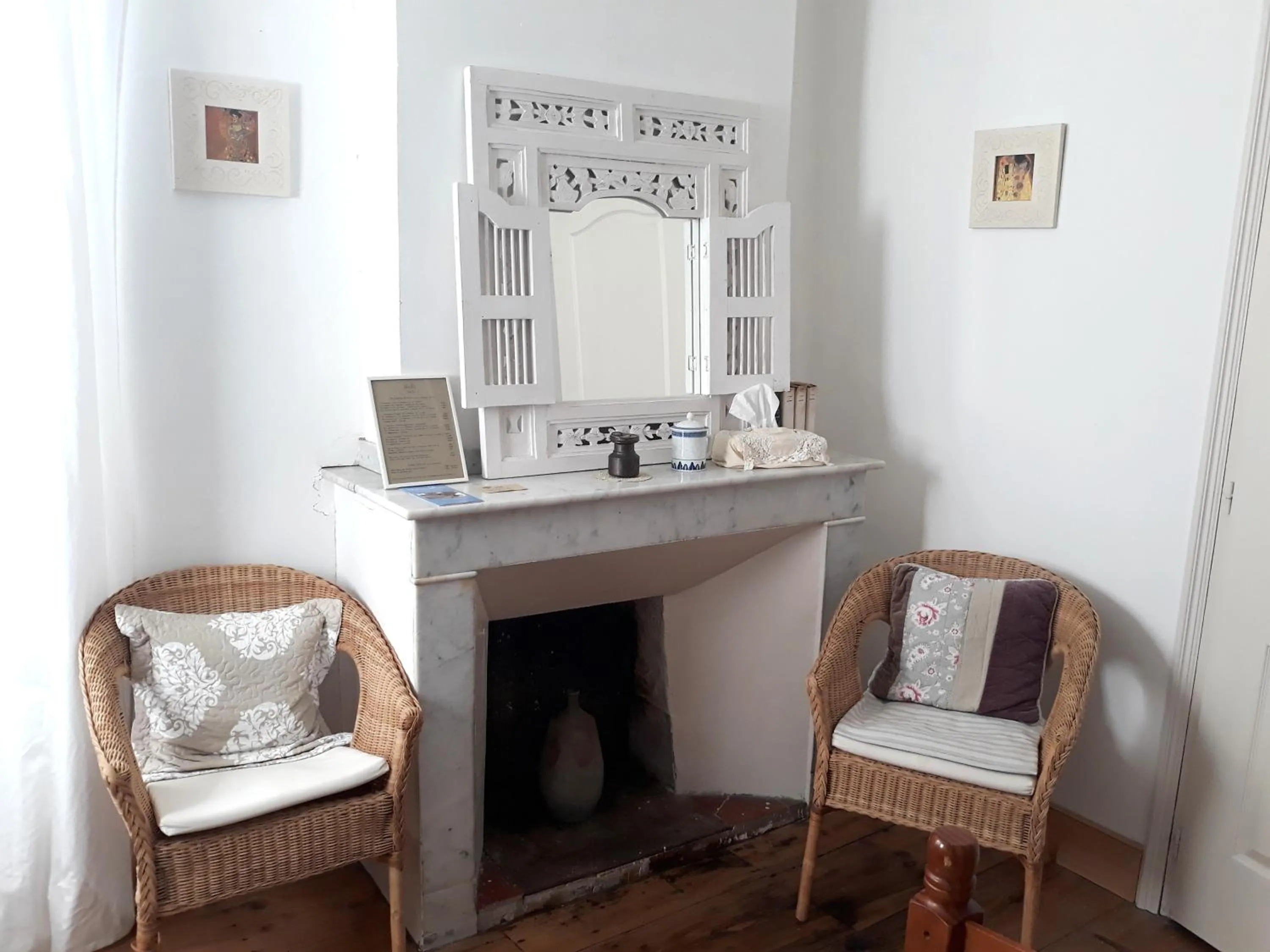 Photo of the whole room in Maison Rives - Village du Livre de Montolieu