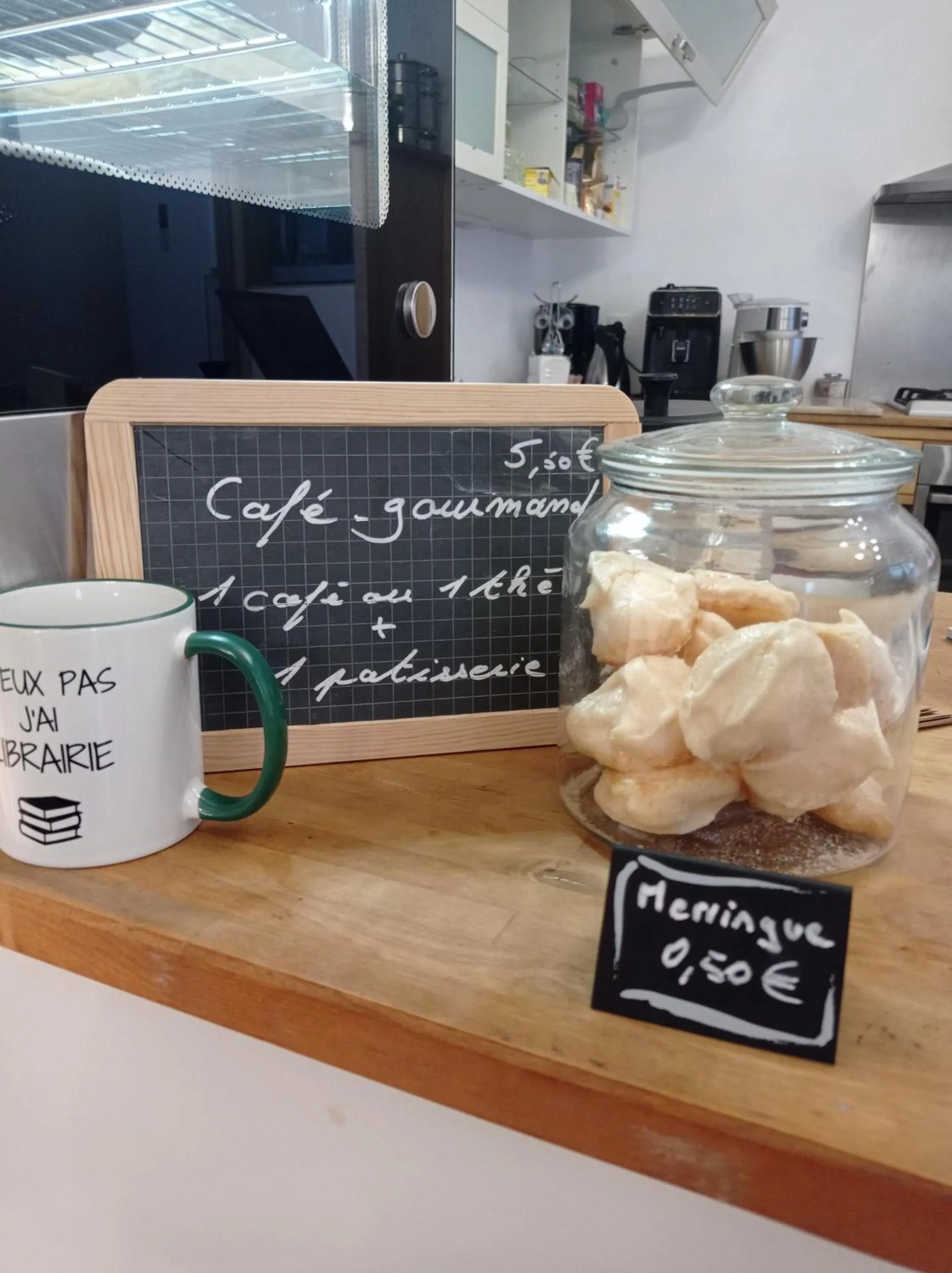 Food and drinks in Maison Rives - Village du Livre de Montolieu