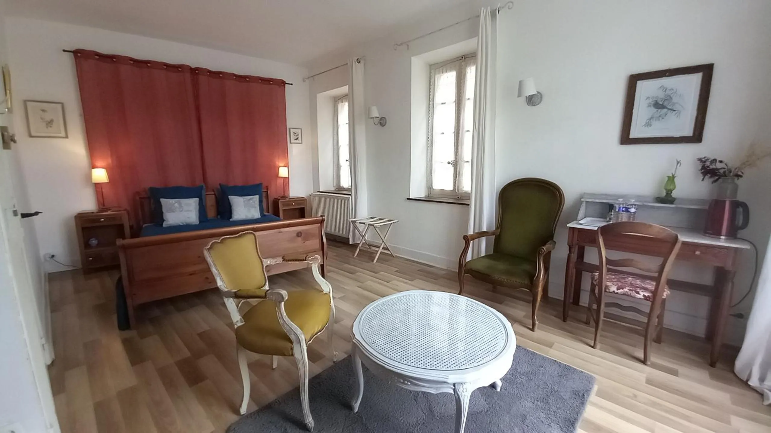 Photo of the whole room in Maison Rives - Village du Livre de Montolieu