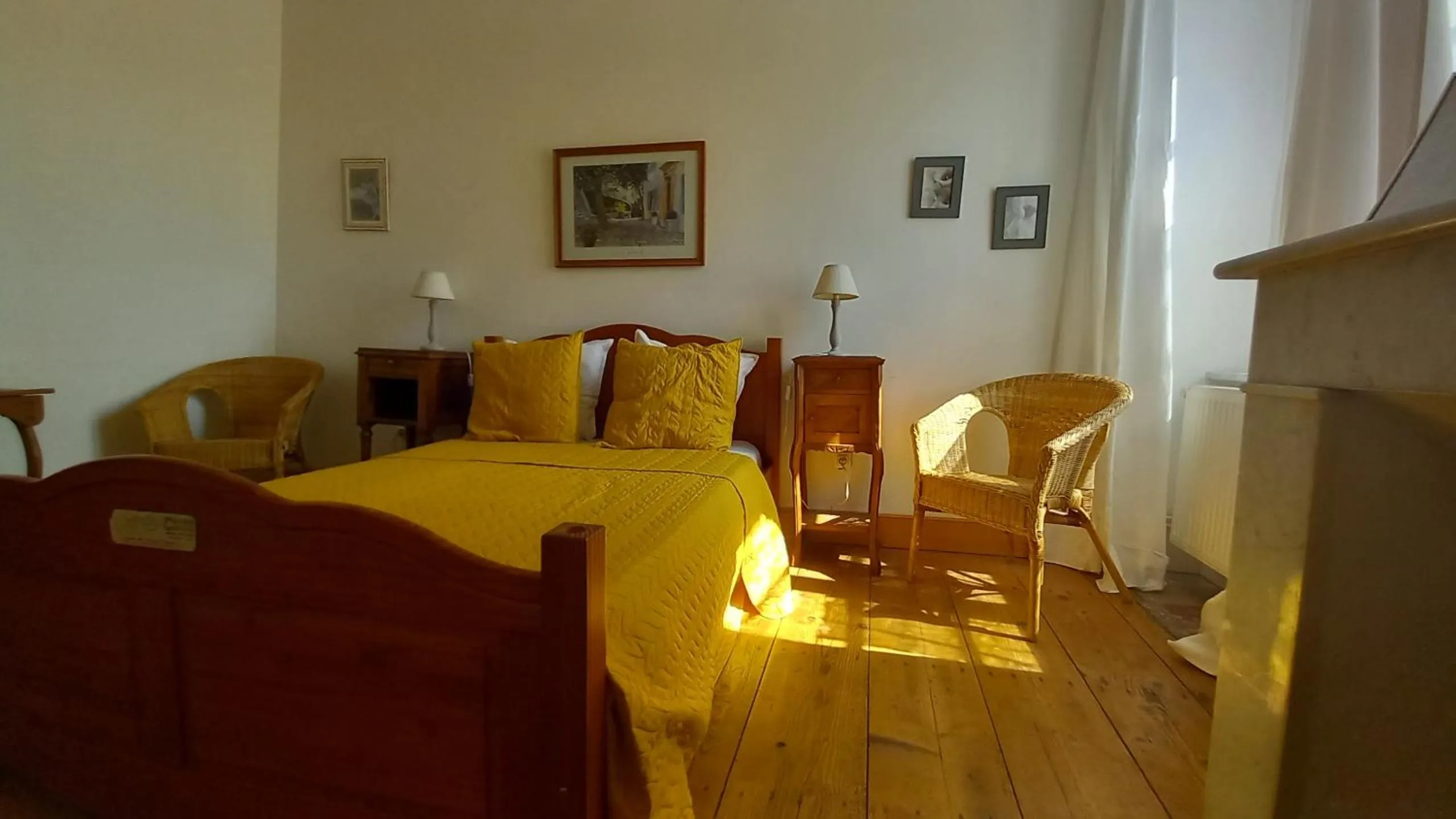Bedroom, Bed in Maison Rives - Village du Livre de Montolieu