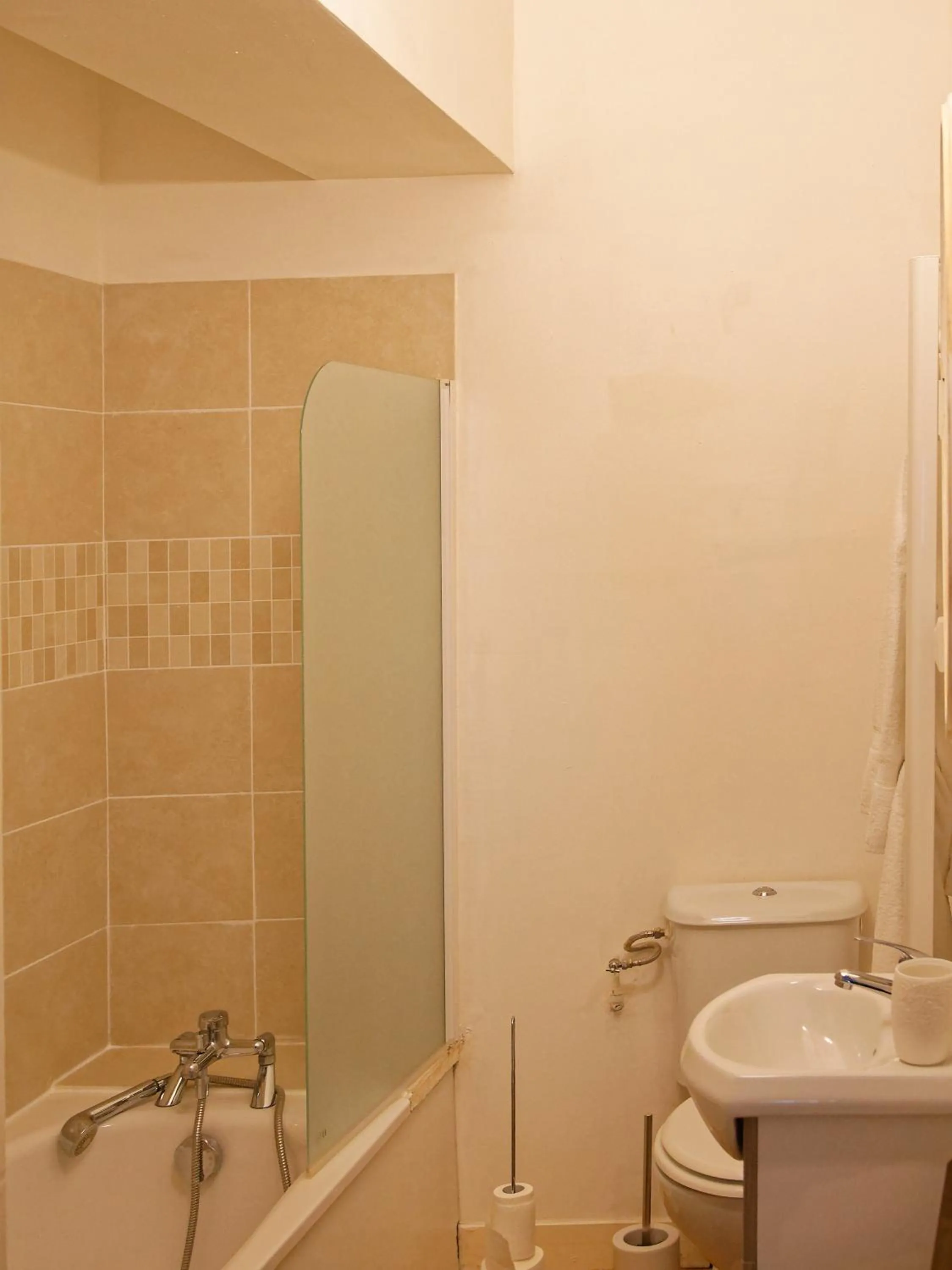 Bathroom in Maison Rives - Village du Livre de Montolieu