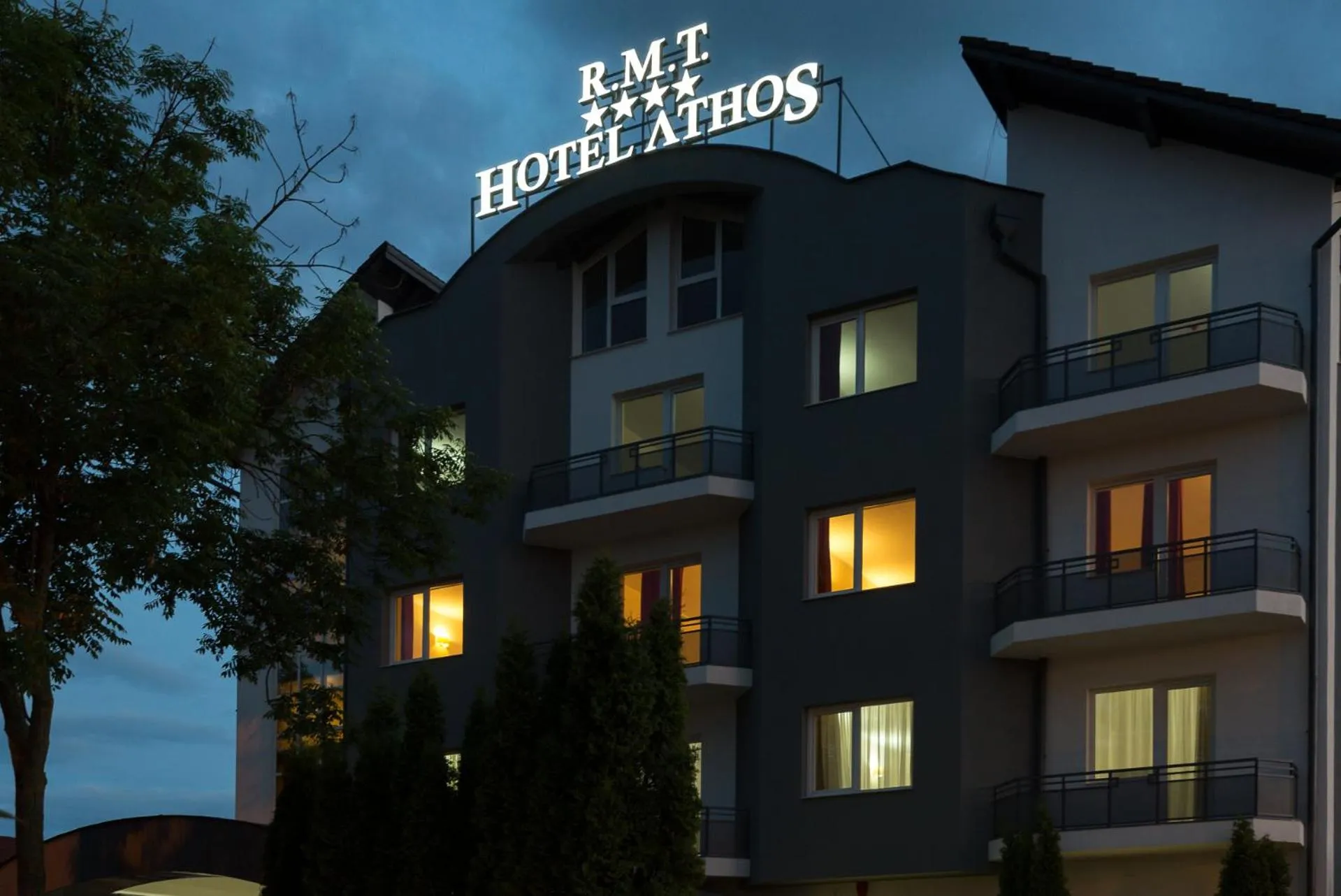 Facade/entrance in Hotel Athos R.M.T.