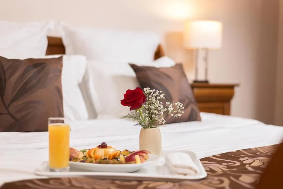 Photo of the whole room, Bed in Hotel Athos R.M.T.