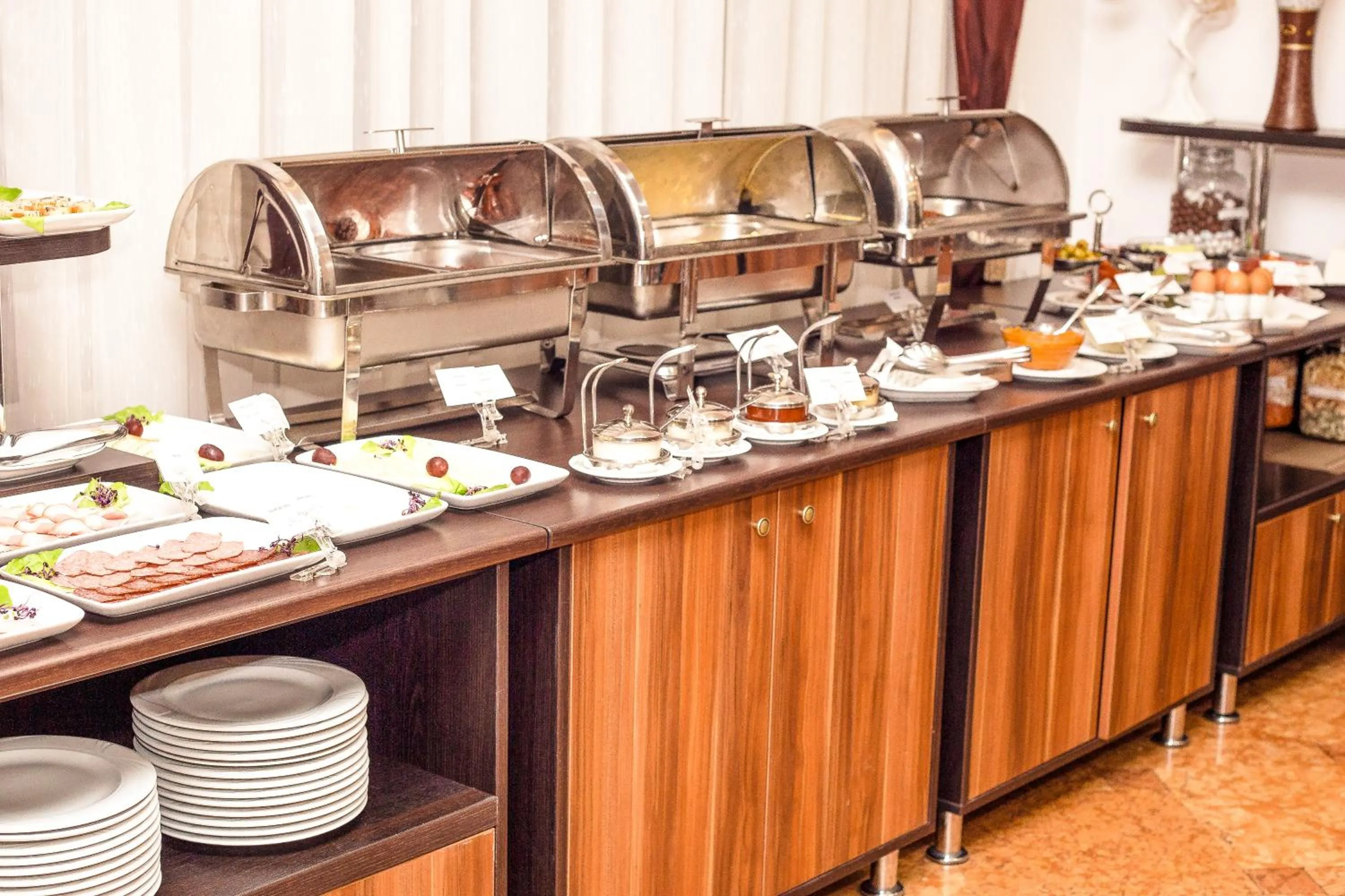 Breakfast in Hotel Athos R.M.T.