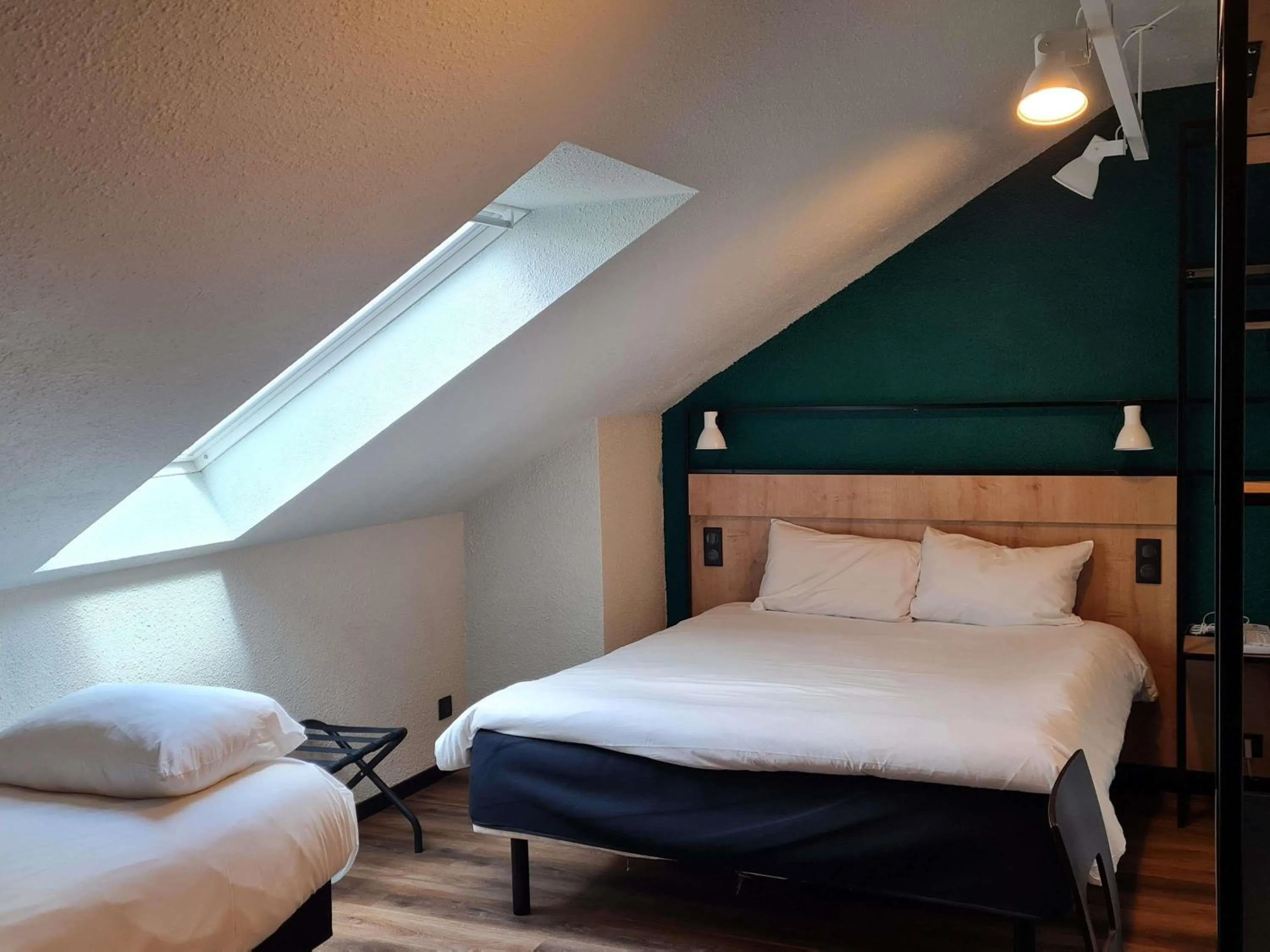 Bedroom, Bed in Ibis Pau Centre